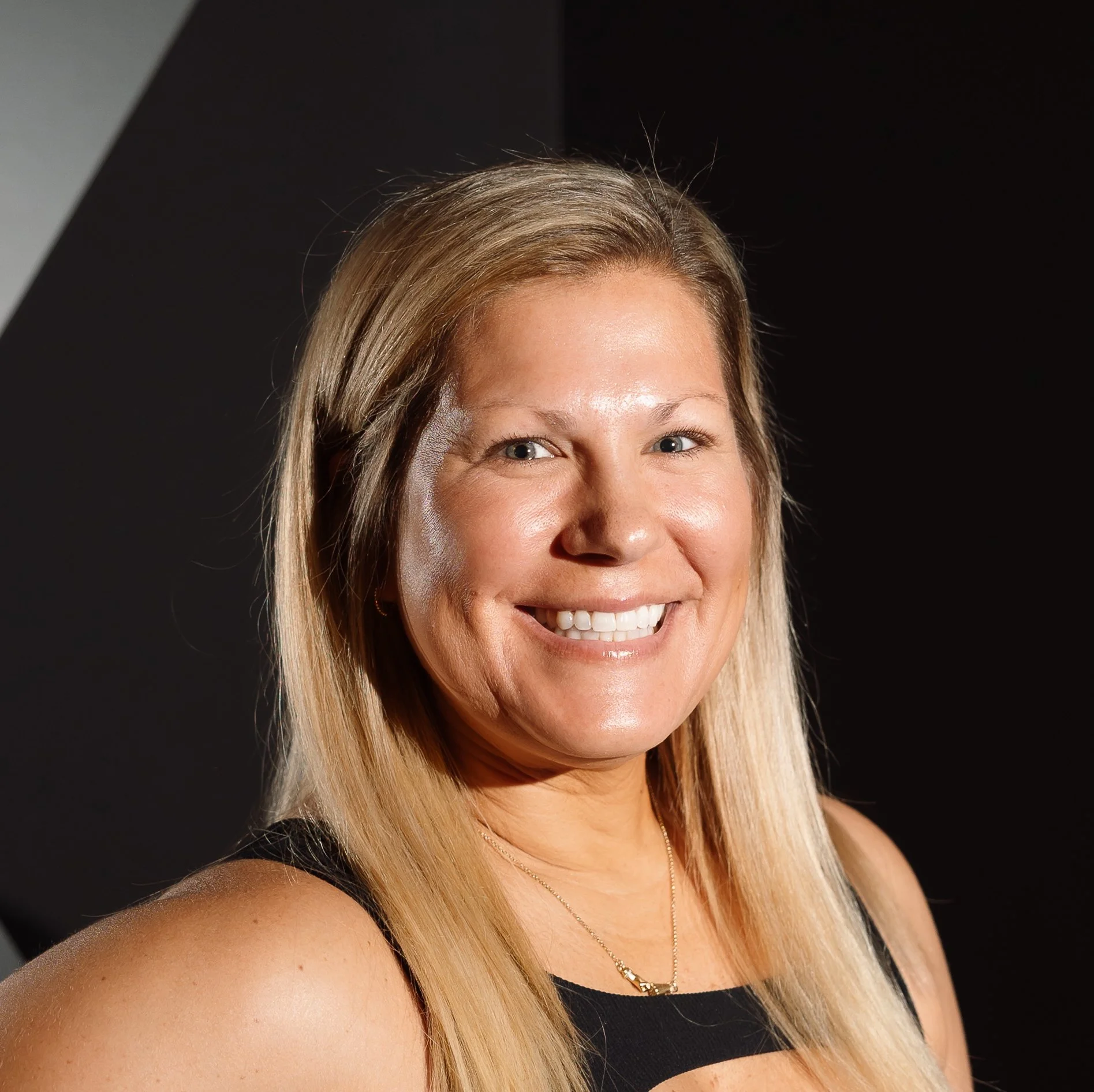 ANNAsmithLEAGUEstudios