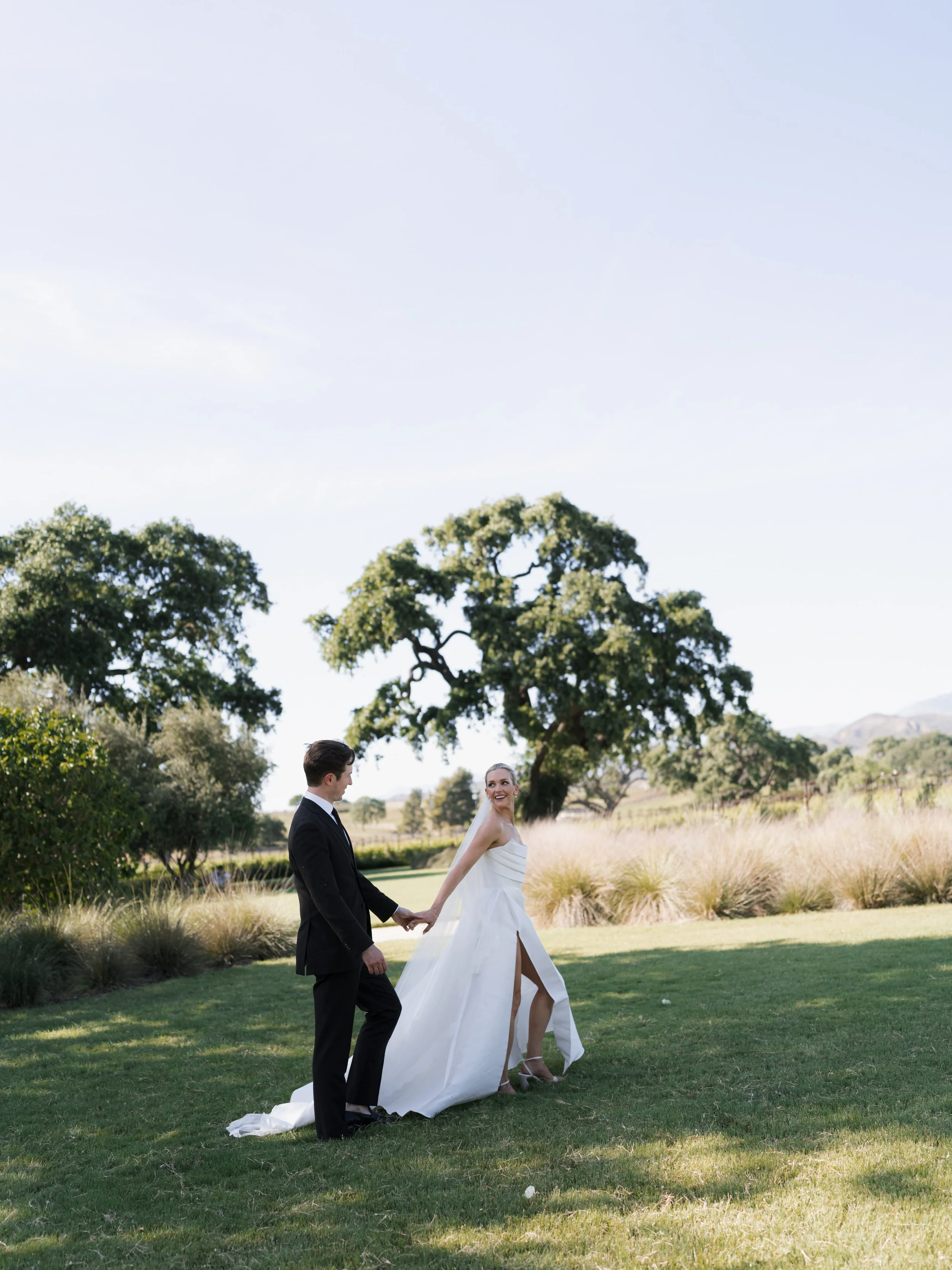 Bride and groom outside La Tarantella Villa.