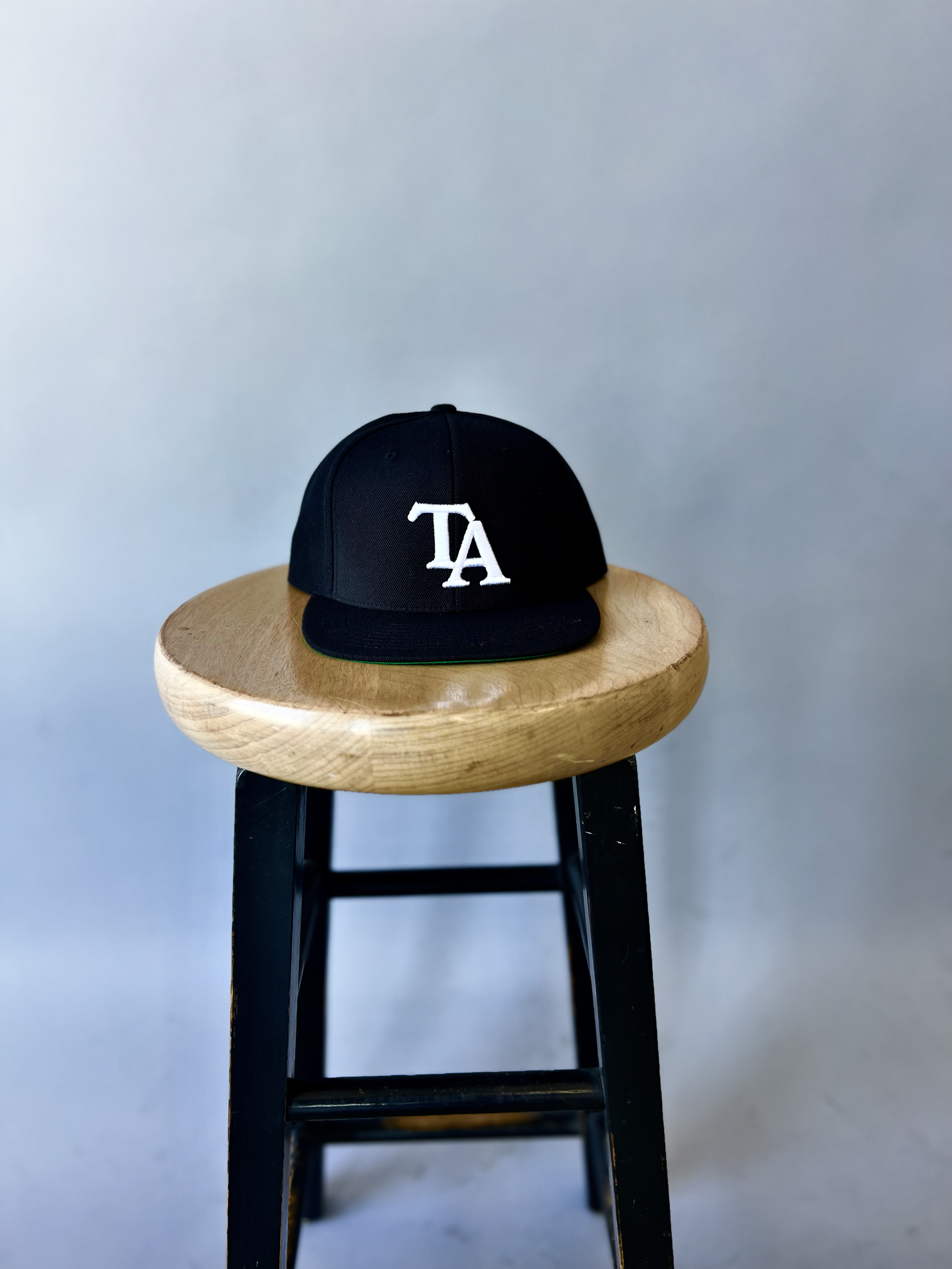 Black Fitted Snapback

