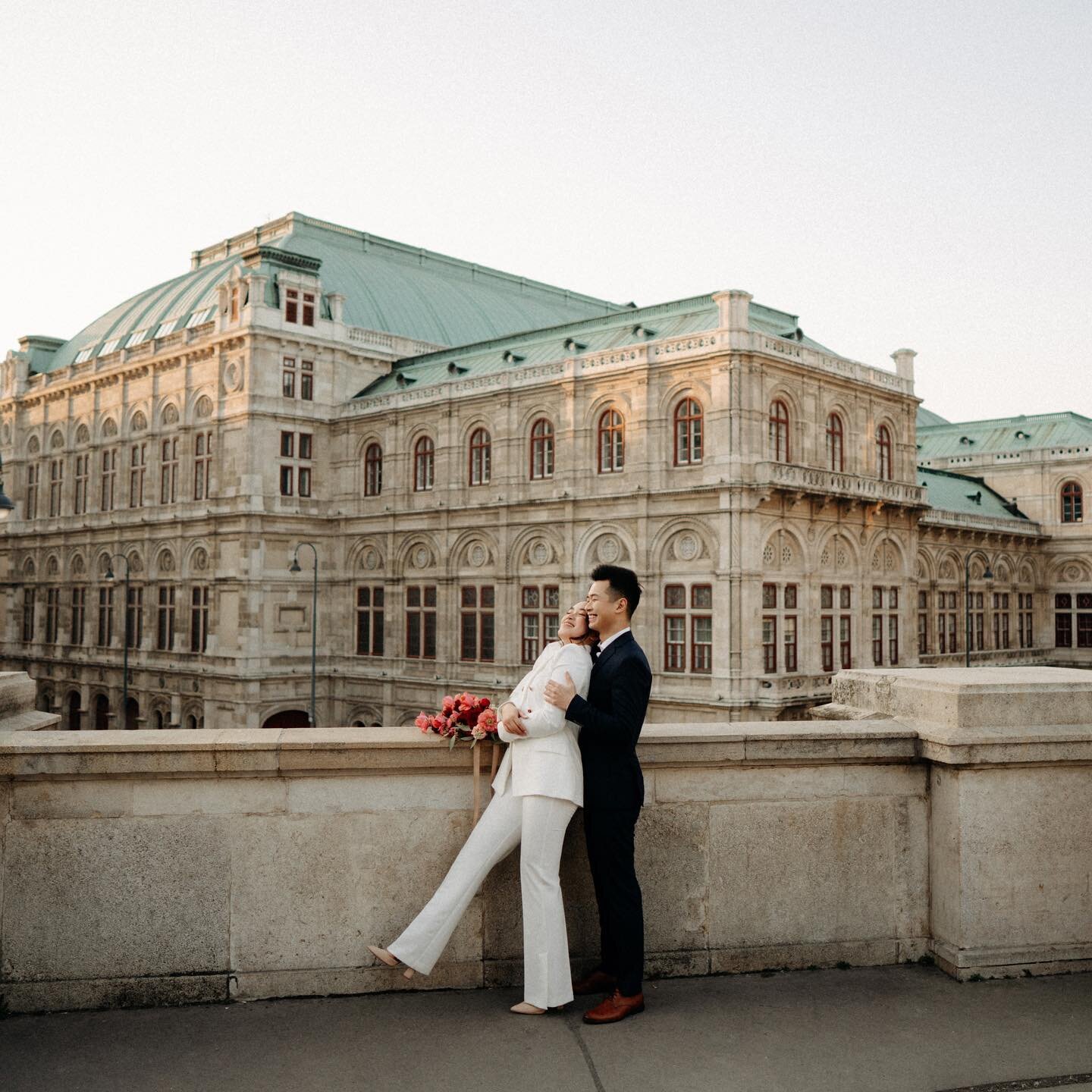 Capture beautiful memories in to photographs and let yourself be enchanted by the magic of Vienna's historic streets 📸

Photo &amp; makeup @ivanguyen_archives 

#weddingphotography&nbsp;#lookslikefilm&nbsp;#dirtybootsandmessyhair&nbsp;#cinematicwedd