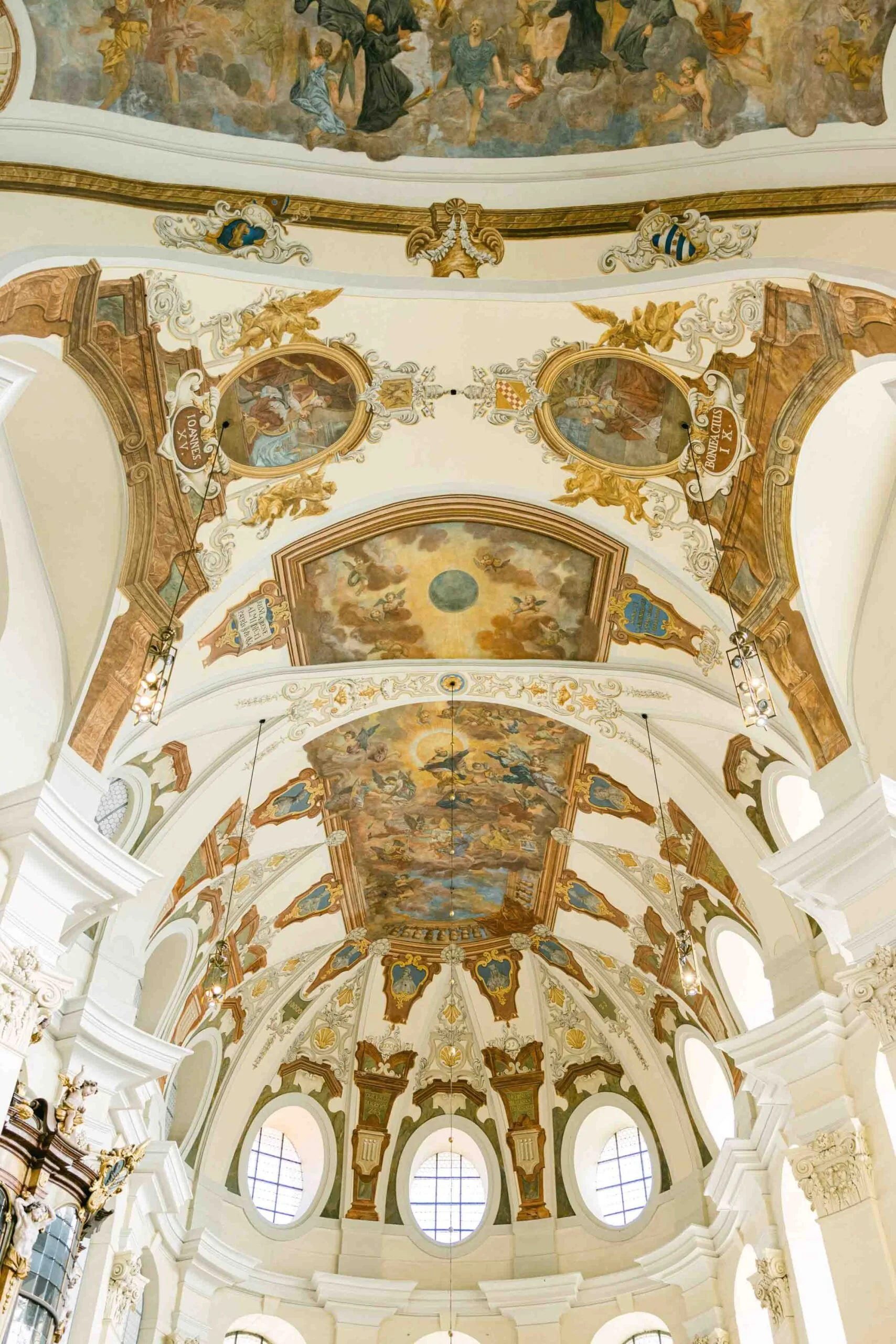 Svatebni_fotografka_Ludmila_Esterkova-Praha-Klaster_Brevnov-9533-scaled.jpg