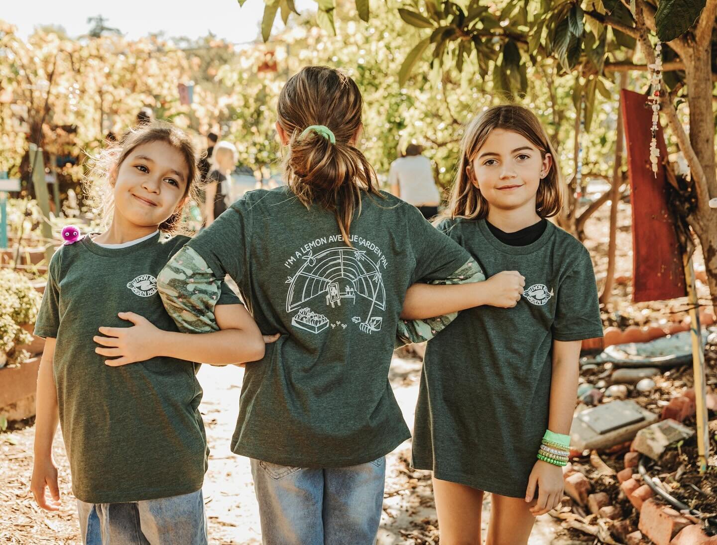 Hello Garden Pals!&nbsp; Be sure to sport your Garden Pal T-shirts on your class visits to help spread the word.  Your support goes so far.

If you would still like to donate please see the link in our bio. 
.
.
.

@lemon_ave_leopards
#lemonavegarden