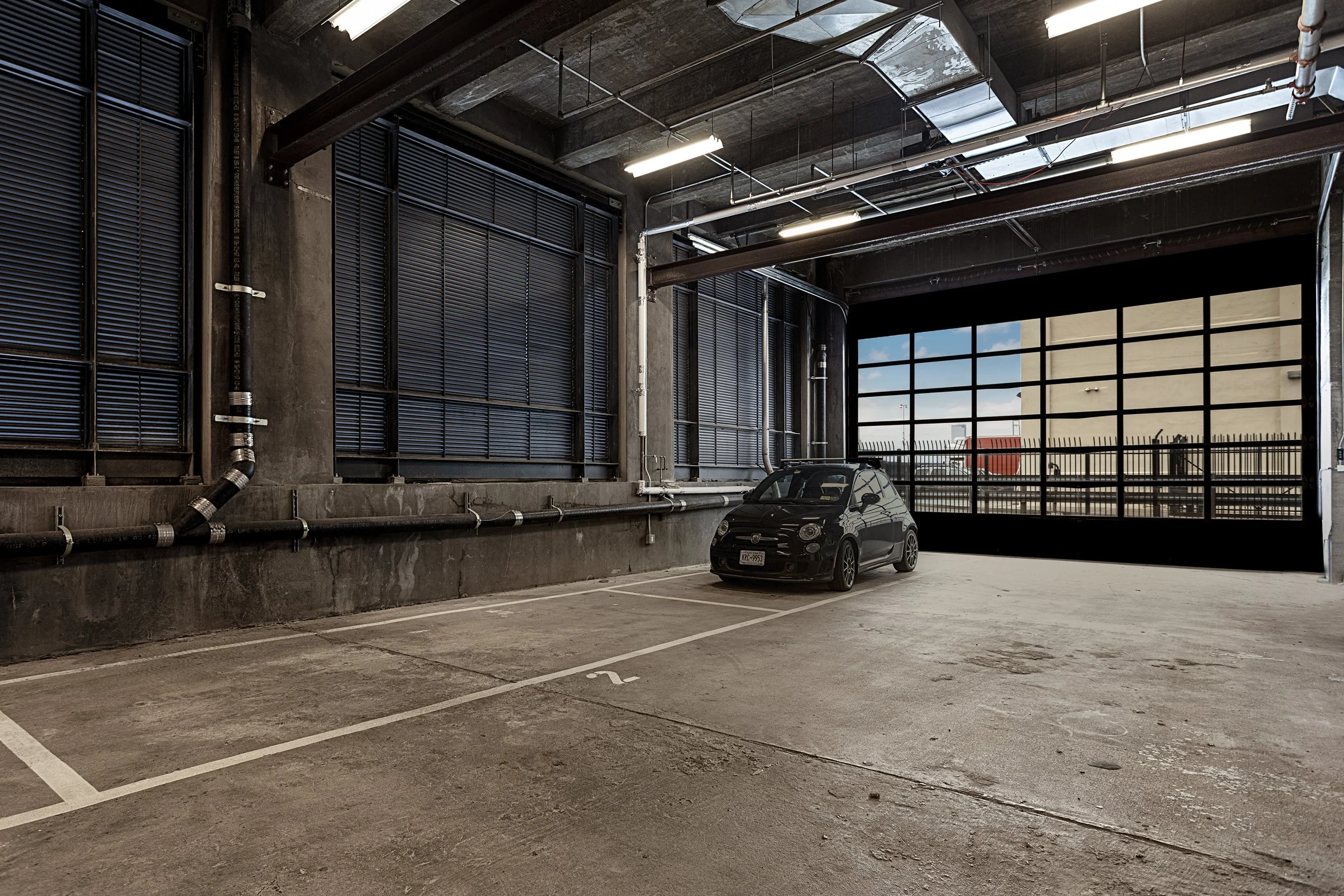 160_Imlay_parking_2.jpg