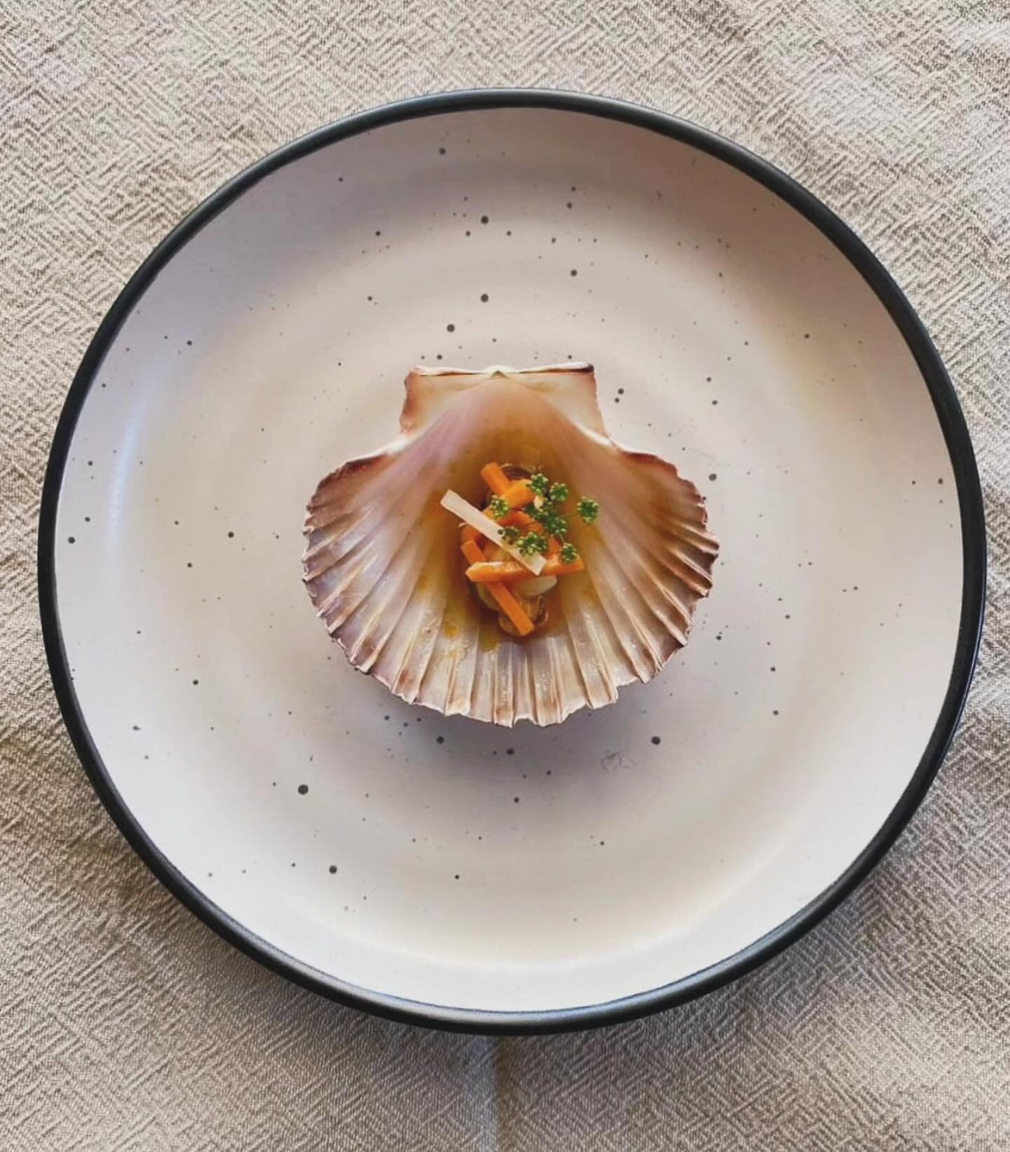 A sumptuous degustation feast in your own home with the knowledgeable Ruben from @atableof10. He took us from the north of Spain to the south through a series of authentic culinary delights. 
⠀⠀⠀⠀⠀⠀⠀⠀⠀
Quality produce combined with specific flavours 