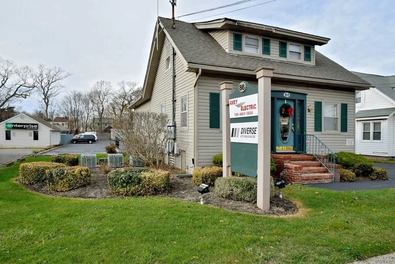 86-Medford-Ave-Patchogue-NY-Building-Photo-1-LargeHighDefinition.jpg