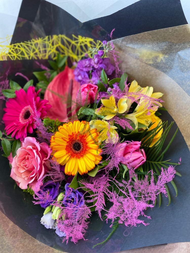 Springhill Flowers - Flower Subscription - Bright 2.jpeg