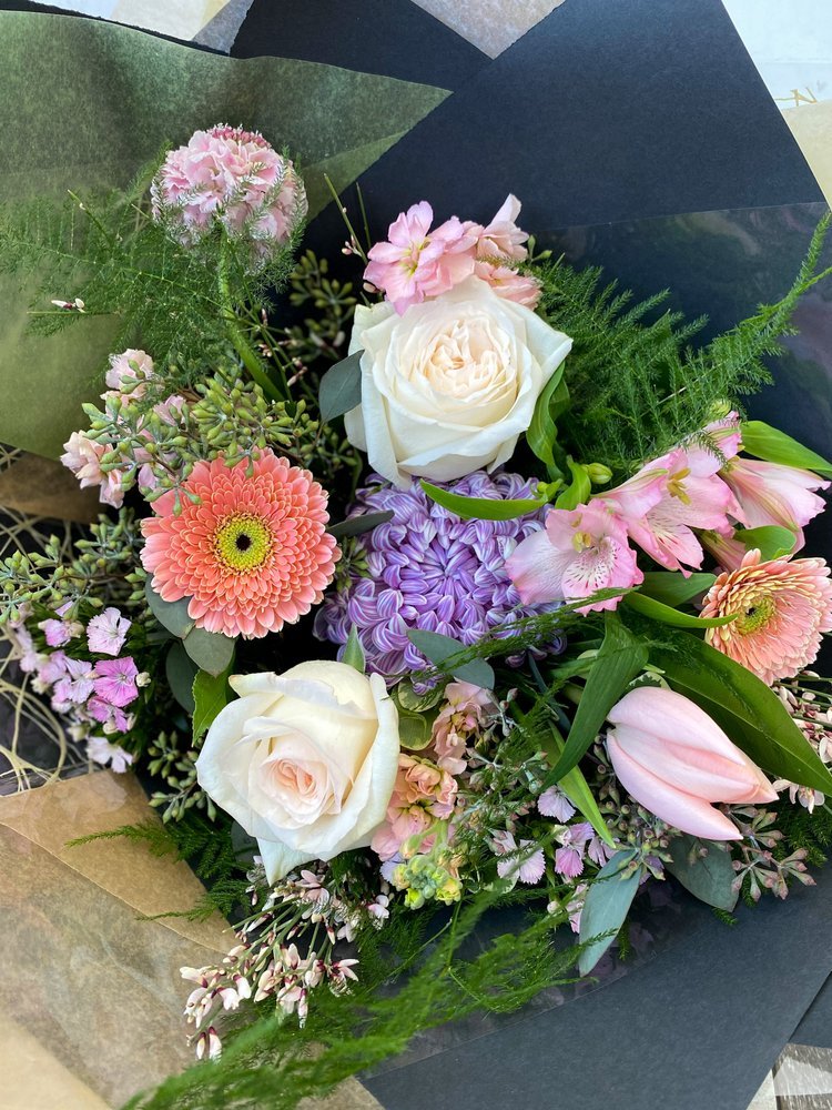 Springhill Flowers - Flower Subscription - Pastel 2.jpeg