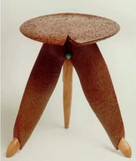 M'Lady's Lilly Table.jpg