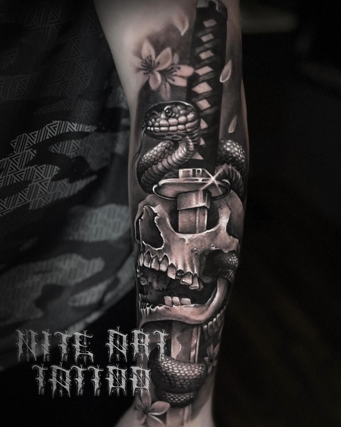 I love skulls🖤🖤 and snakes🖤#tattoo #tattooist #tattoos #tattooed #tattooart #tattooartist #tattooing #tattoostyle #tattoolife #tattoolove #tattoolovers #tattooer #tattoosleeve #uktattoo #uktattooartists #uktattooartist #glasgow #glasgowtattoo #gla