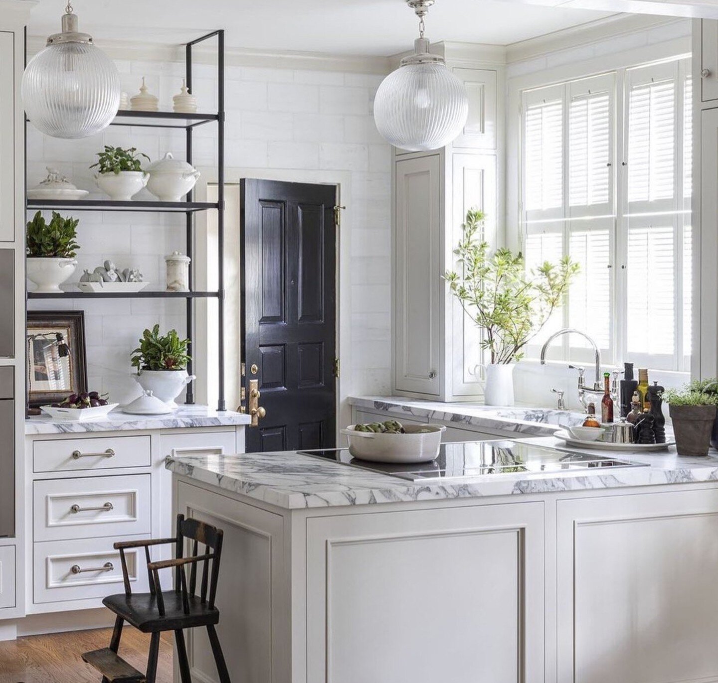 There are moments in this &quot;second act&quot; of mine, that I just feel a connection.  The talents of @bethwebb seem to always find their way back to my mind and heart! ⁠
⁠
Adore the feeling of this kitchen...@marminaturalstone is exquisite⁠
⁠
#st