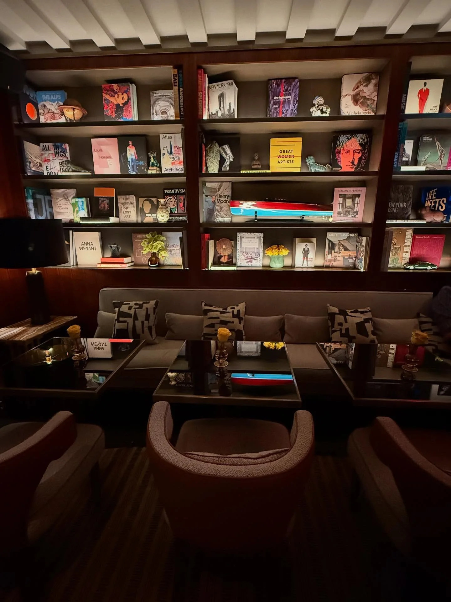 Some places are made for moments…a glass of champagne, a few nibbles, and conversation that lingers long after the last sip.  Casa Tua at The Surrey NYC is one of them. 
@casatualife @thesurreynyc