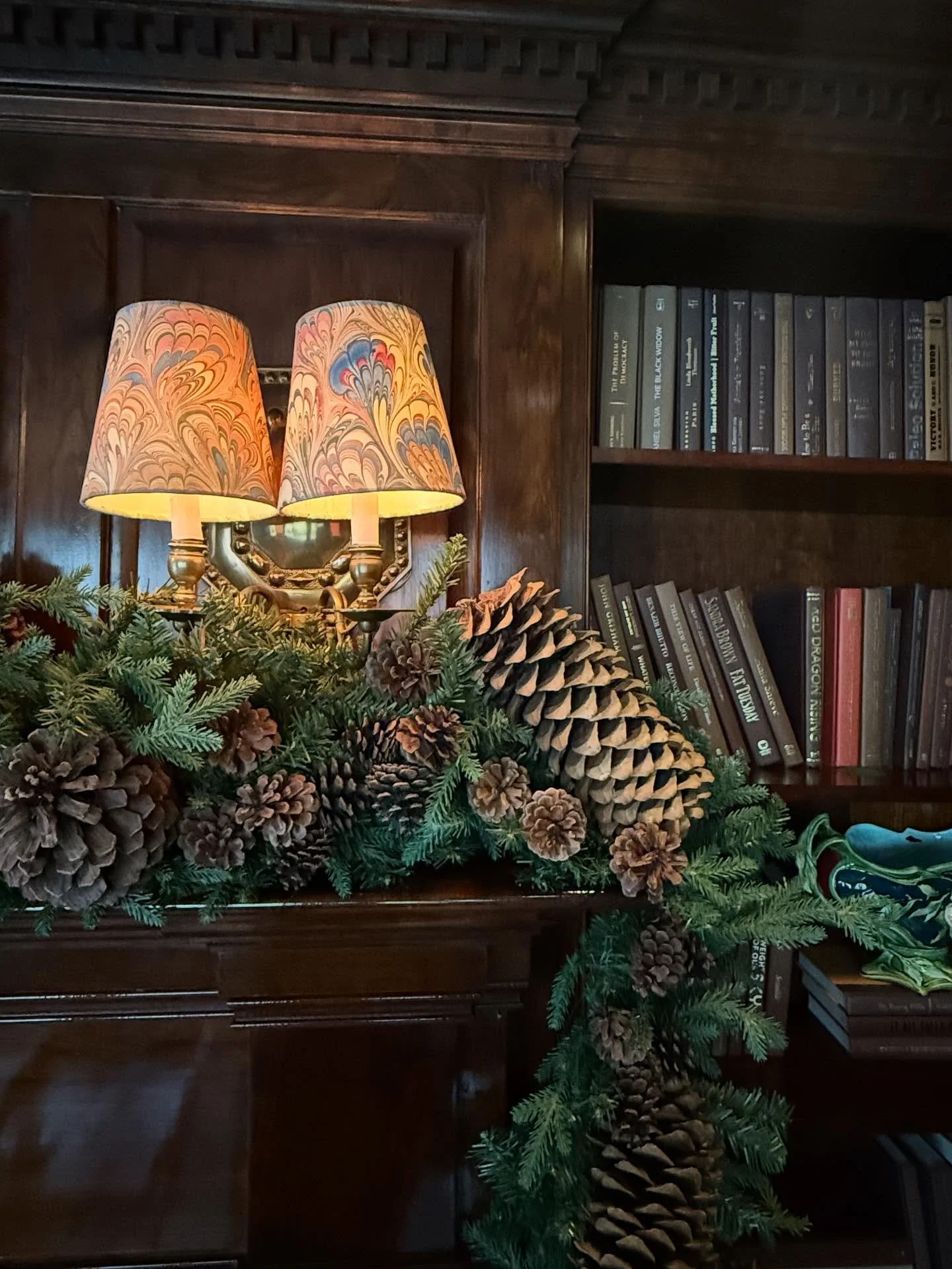 It was a &ldquo;Lorelai and Rory&rdquo; overnight @mayflowerauberge! 
My daughter Abby and I returned for our annual trip.

&ldquo;It&rsquo;s just my favorite time of year.  The whole world changes color.&rdquo; Lorelai Gilmore

#happy25gilmoregirls 