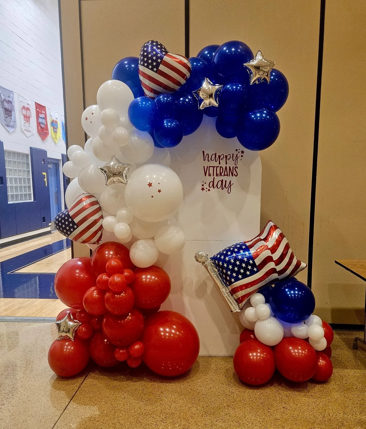 🇺🇸🇺🇸🇺🇸

#letsgetitpoppinco #veteransday #happyveteransday #redwhiteandblue #veteransdayballoons #backdrop #balloonbackdrop #pittsburghballoons #norwin