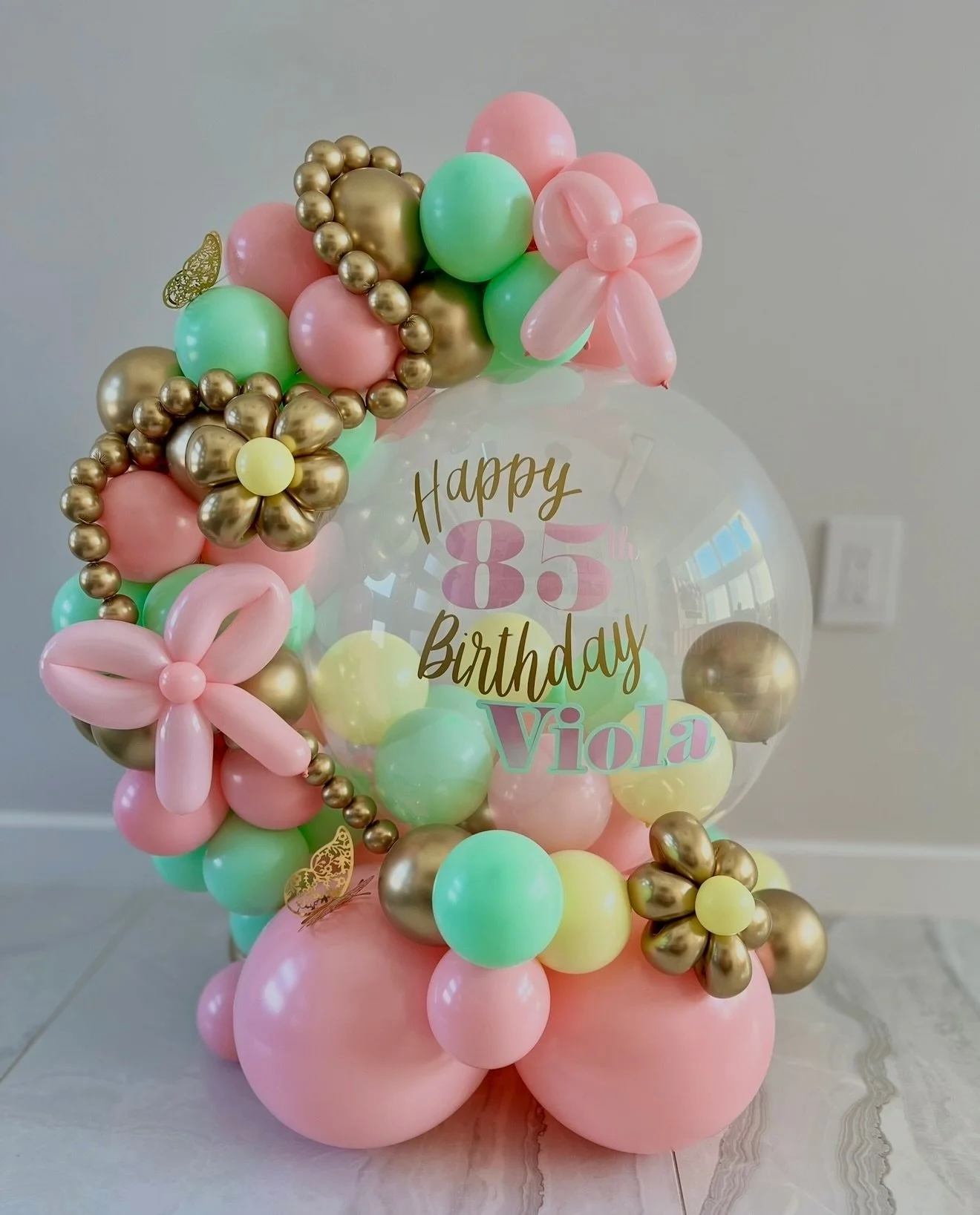 BUBBLE HUGS 💫 

The sweetest way to celebrate ✨

Our Bubble Hugs are air-filled balloon arrangements designed to last and make a statement &mdash; perfect for birthdays, baby showers, or a &ldquo;thinking of you&rdquo; surprise.

DM or link in bio t