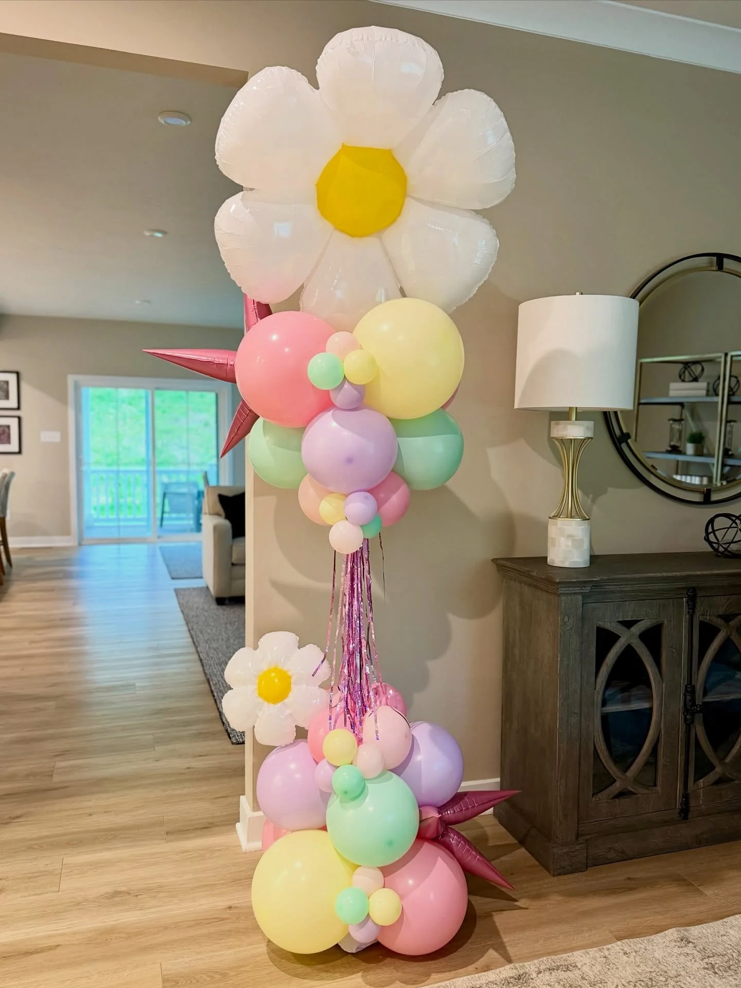 ☔️ APRIL SHOWERS BRING MAY FLOWERS 💐

Soft pastels + oversized blooms = the prettiest way to celebrate 🌼✨

Check out our Party To-Go Towers + Grab n&rsquo; Go Garlands&mdash;
designed for you to pick up your party and GO 🎉🚙

Perfect for birthdays