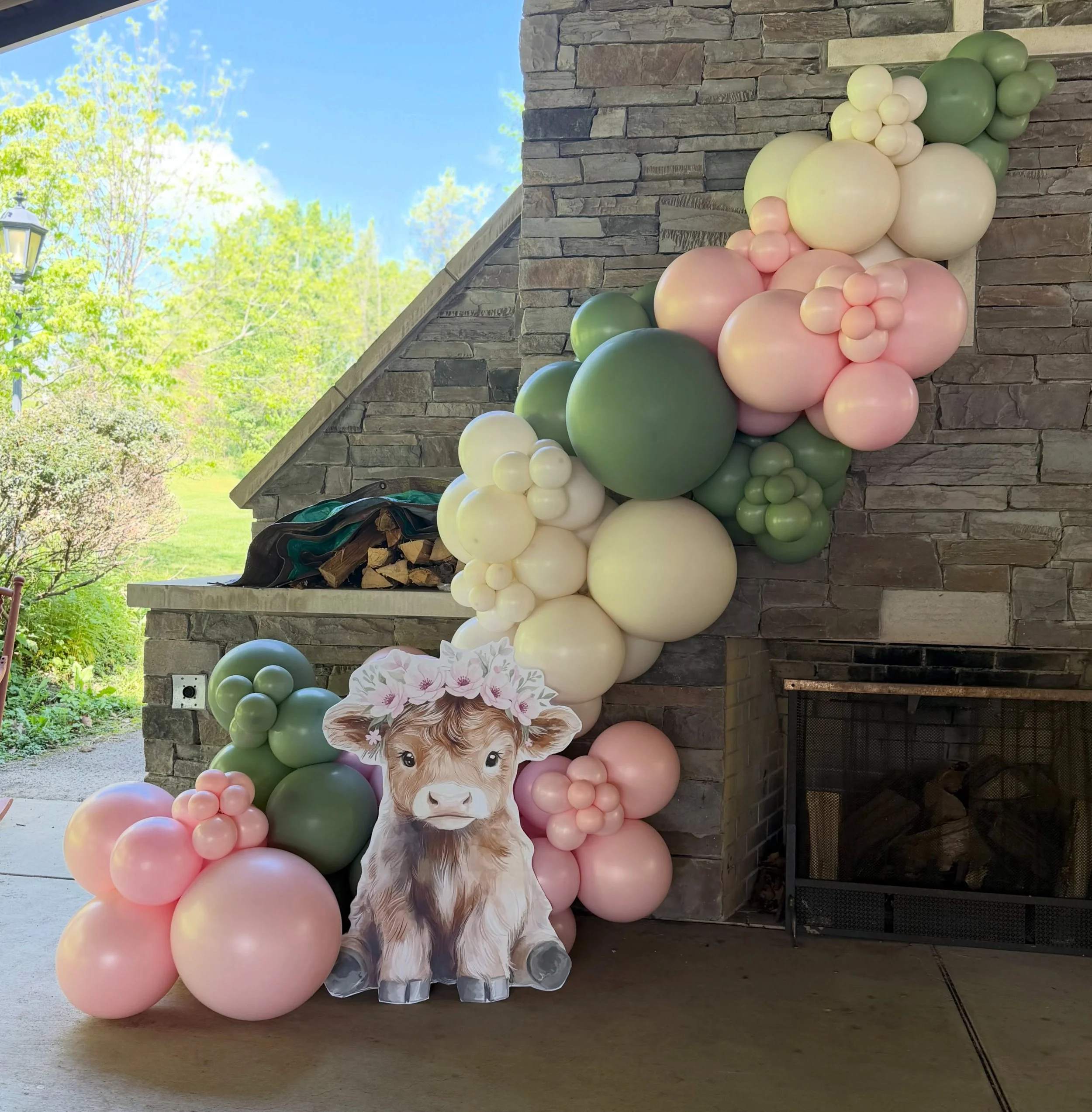 Loving this oversized garland and custom cutout for a highland cow baby shower 🐮💕

Let us help you create a magical moment 💫

#letsgetitpoppinco #balloongarland #babyshower #babyshowerballoons #highlandcow