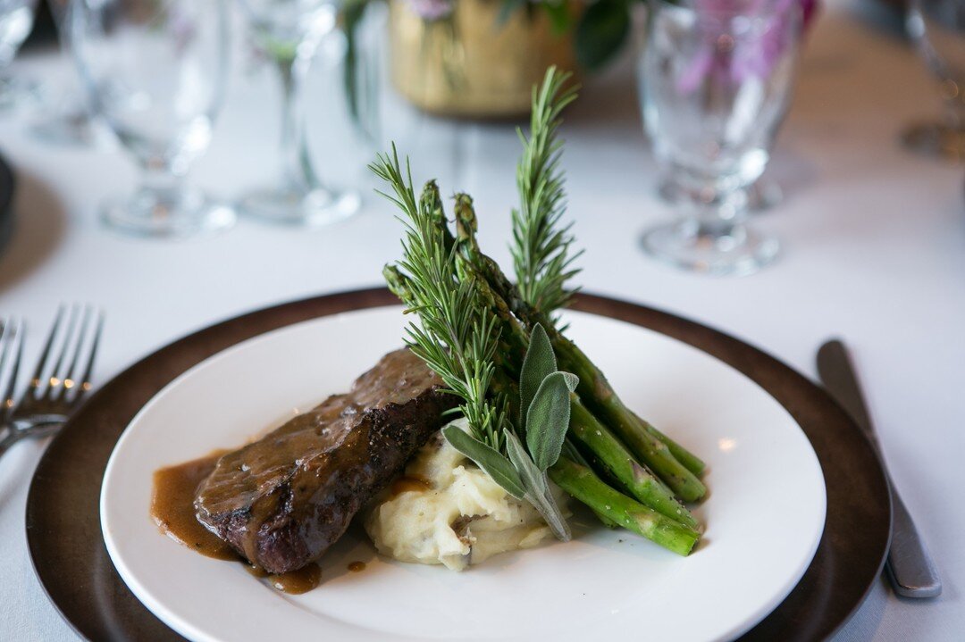 A classic reception entr&eacute;e - perfectly grilled beef tenderloin with demi glaze, whipped garlic mashed potatoes, &amp; grilled asparagus. 
.
.
.
.
.
#plazacatering #weddingcatering #weddingcaterer #kcweddings #kansascity #kansascitywedding #bee