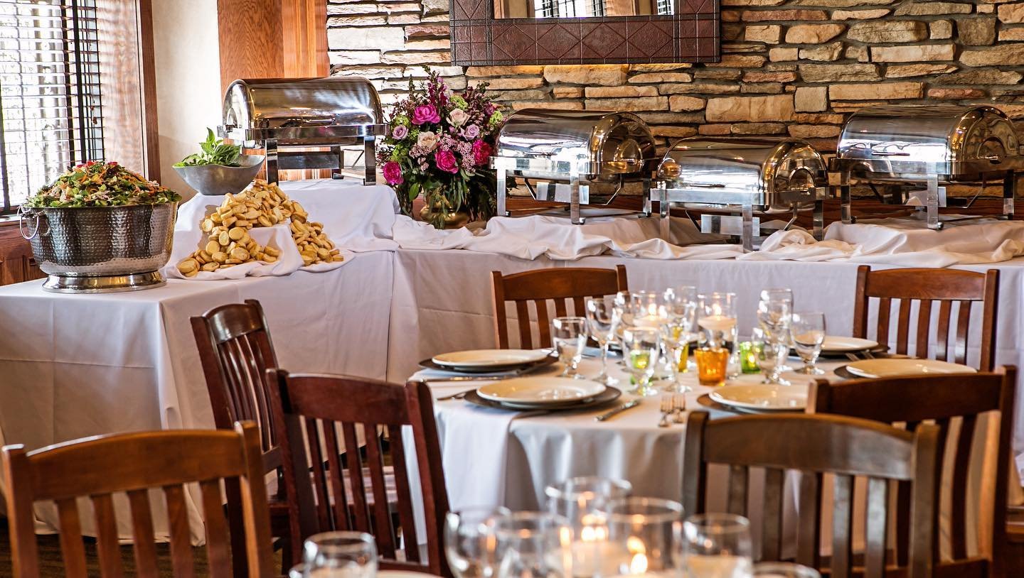 If you need MORE than fresh, fantastic food, we&rsquo;ve got you covered! Check out our private banquet room. Perfect for meetings, parties, receptions &amp; accommodates up too 100 guests. 
.
.
.
.
.
#plaza #plazacatering #catering #eventspace #holi