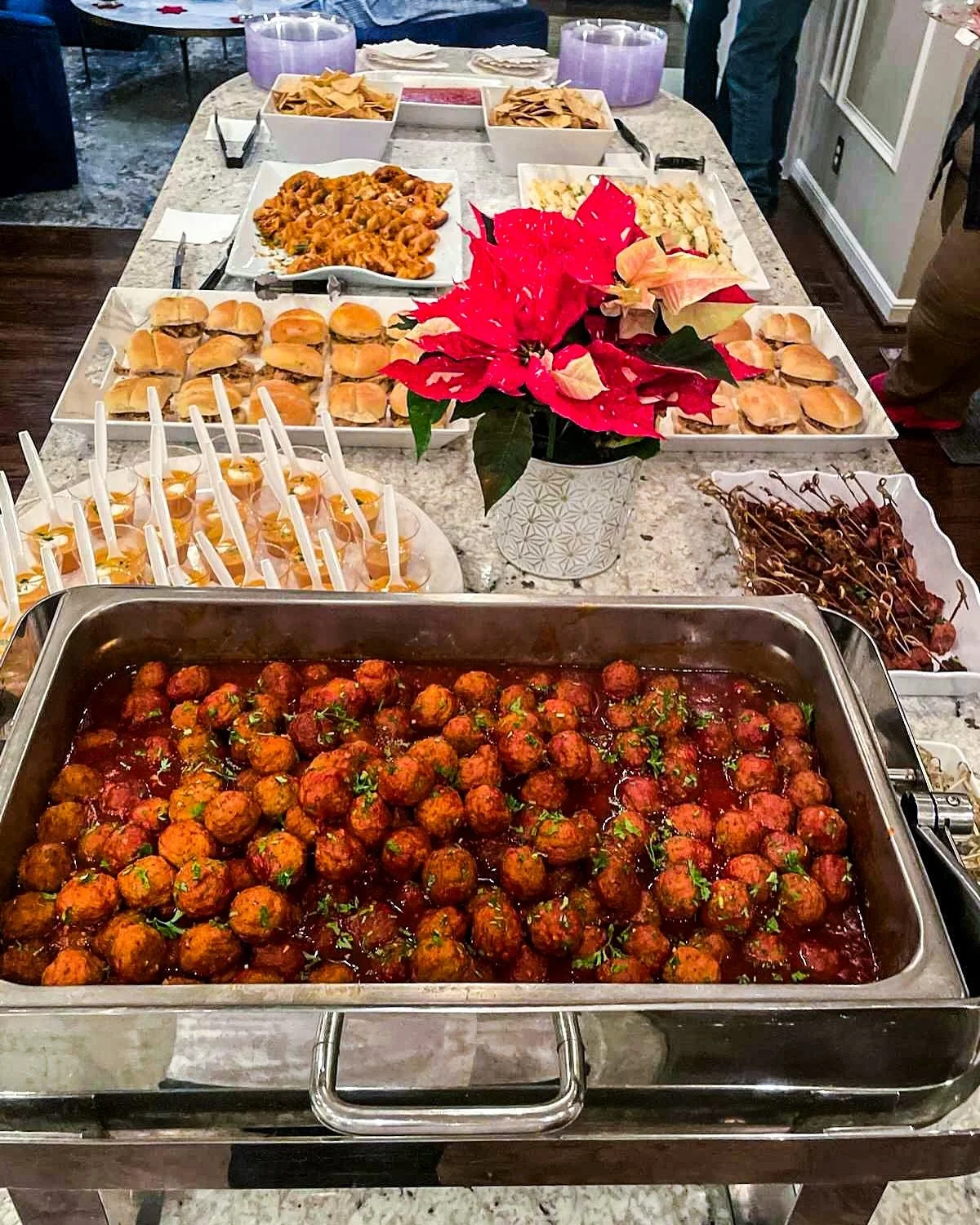The key to an stress-free party is to have it catered. Enter, Plaza Catering for a truly delicious spread! 
.
.
.
.
.
#catering #partycatering #apps #appetizers #kcevents #kansascity #party #holidays #holidayparty #caterer #kansascitycaterer