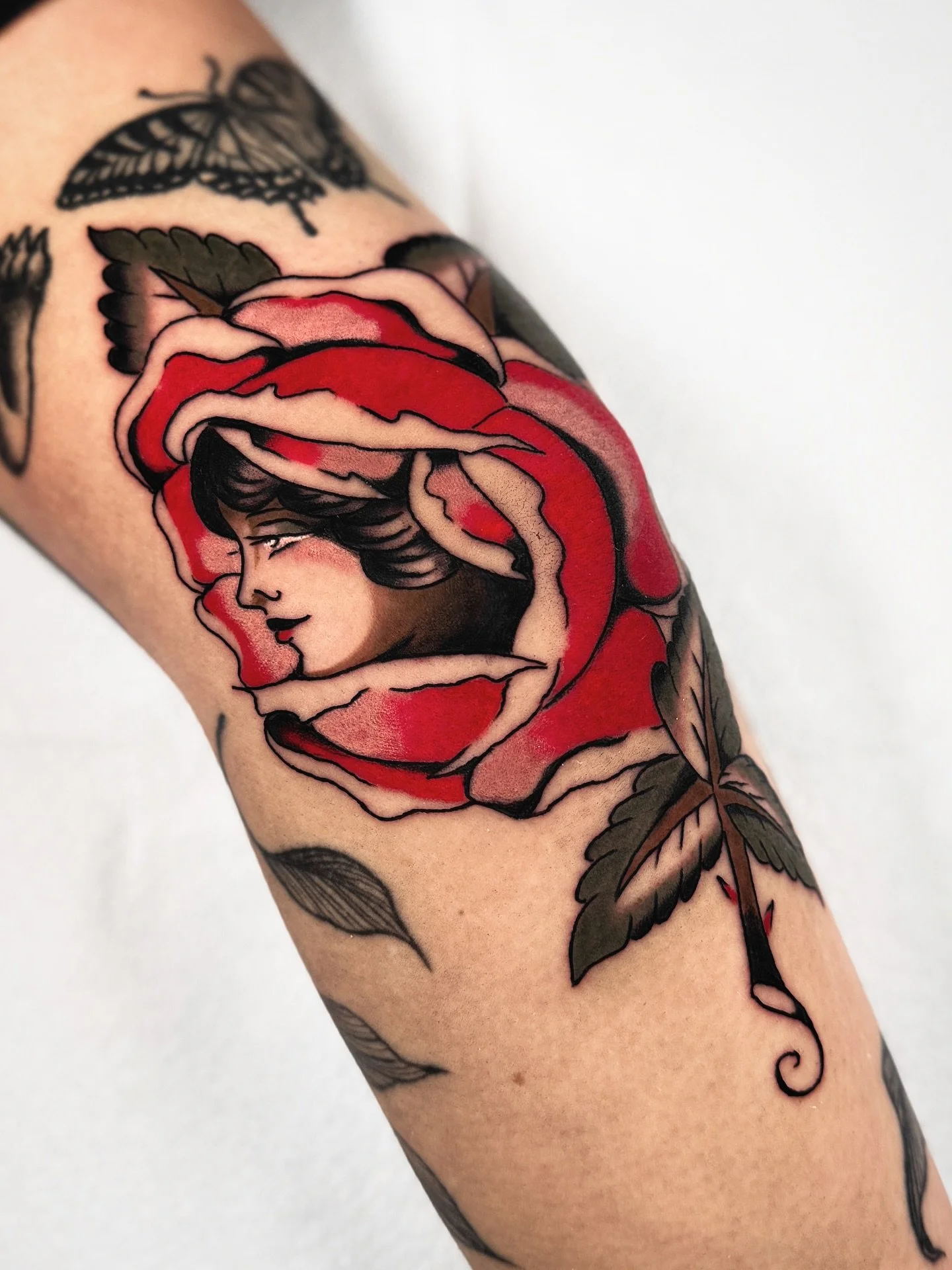 ladyhead rose from my flash designs for nancy. thanks for sitting so well for such a dense elbow piece. you're a champ!