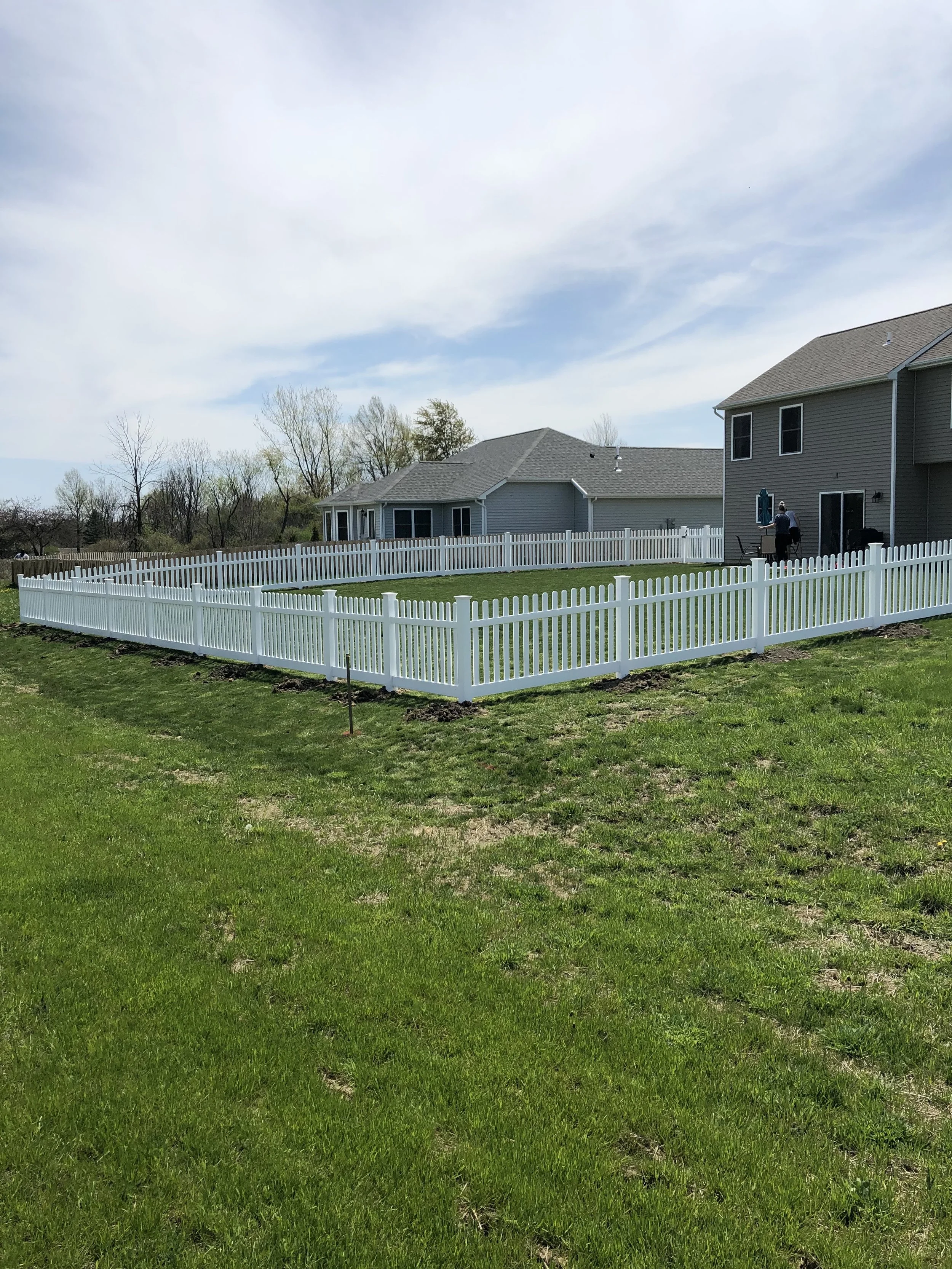 Complete Fence Pinnacle Fence: Custom, Wood, Aluminum, Vinyl, Chain link Fences