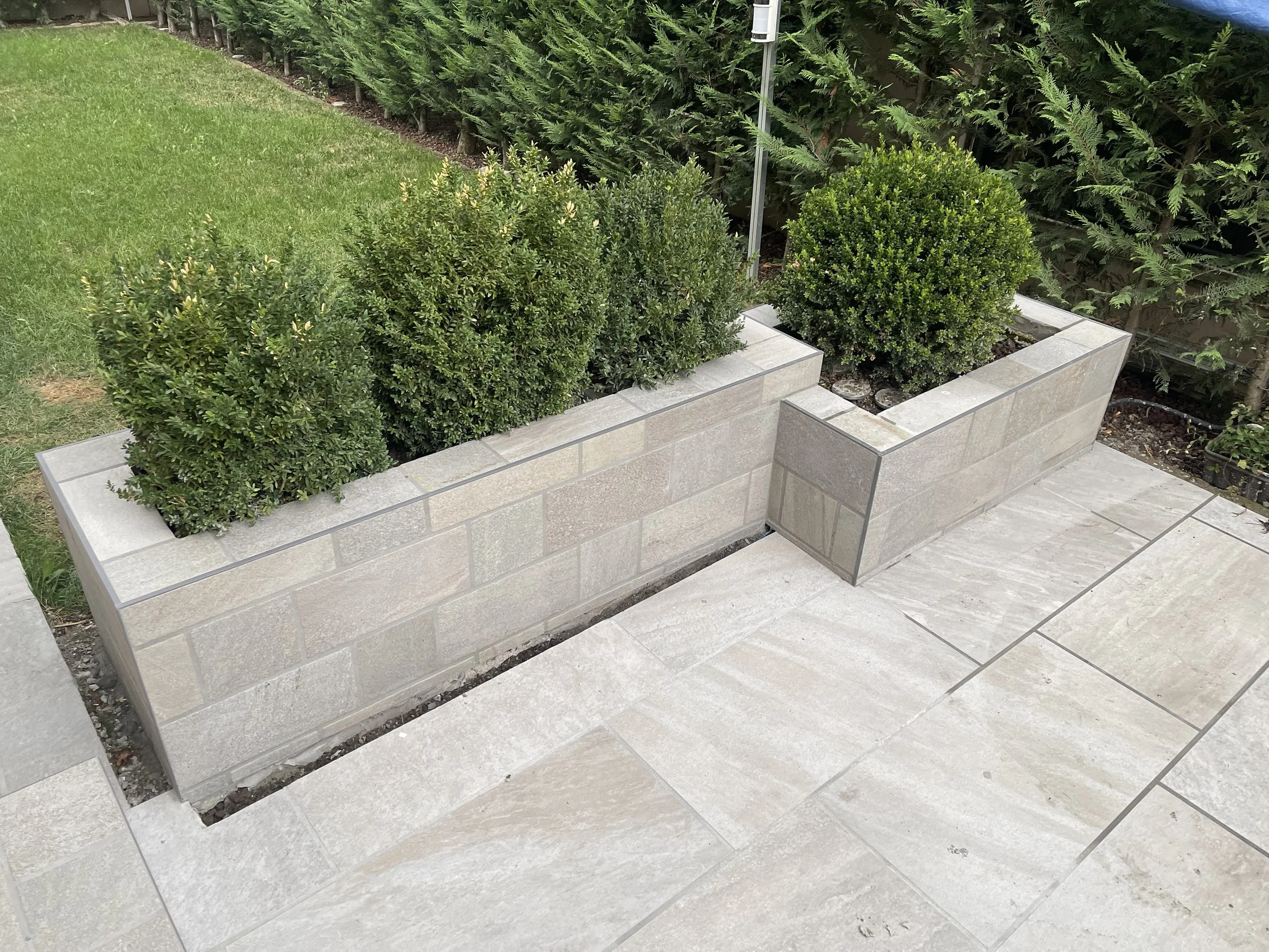 Fioriera in muratura