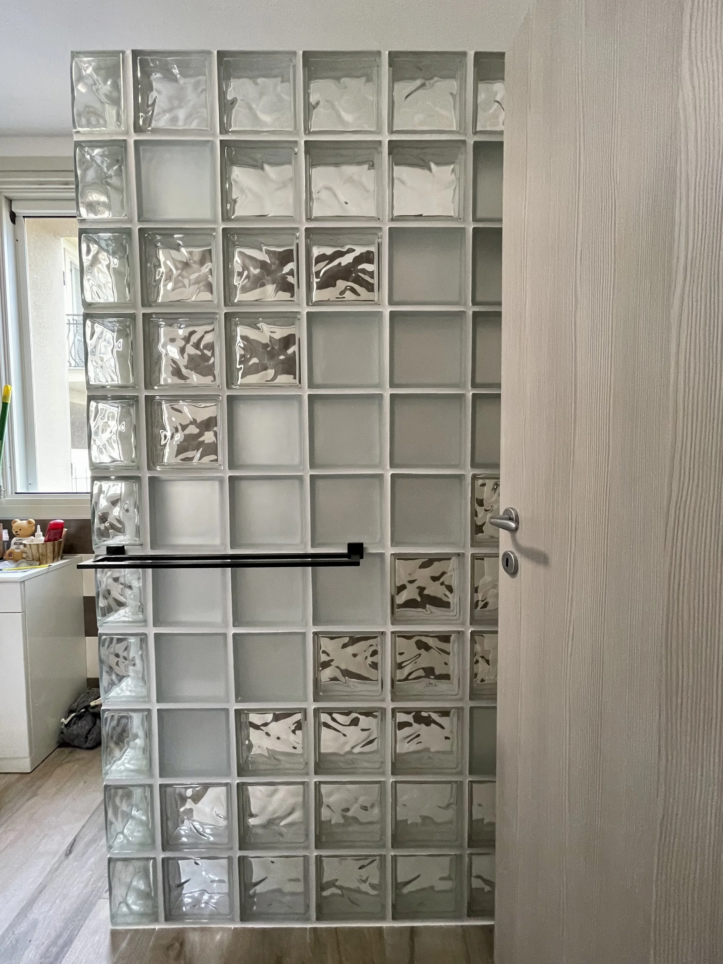 Dettaglio Doccia walk-in con vetrocemento