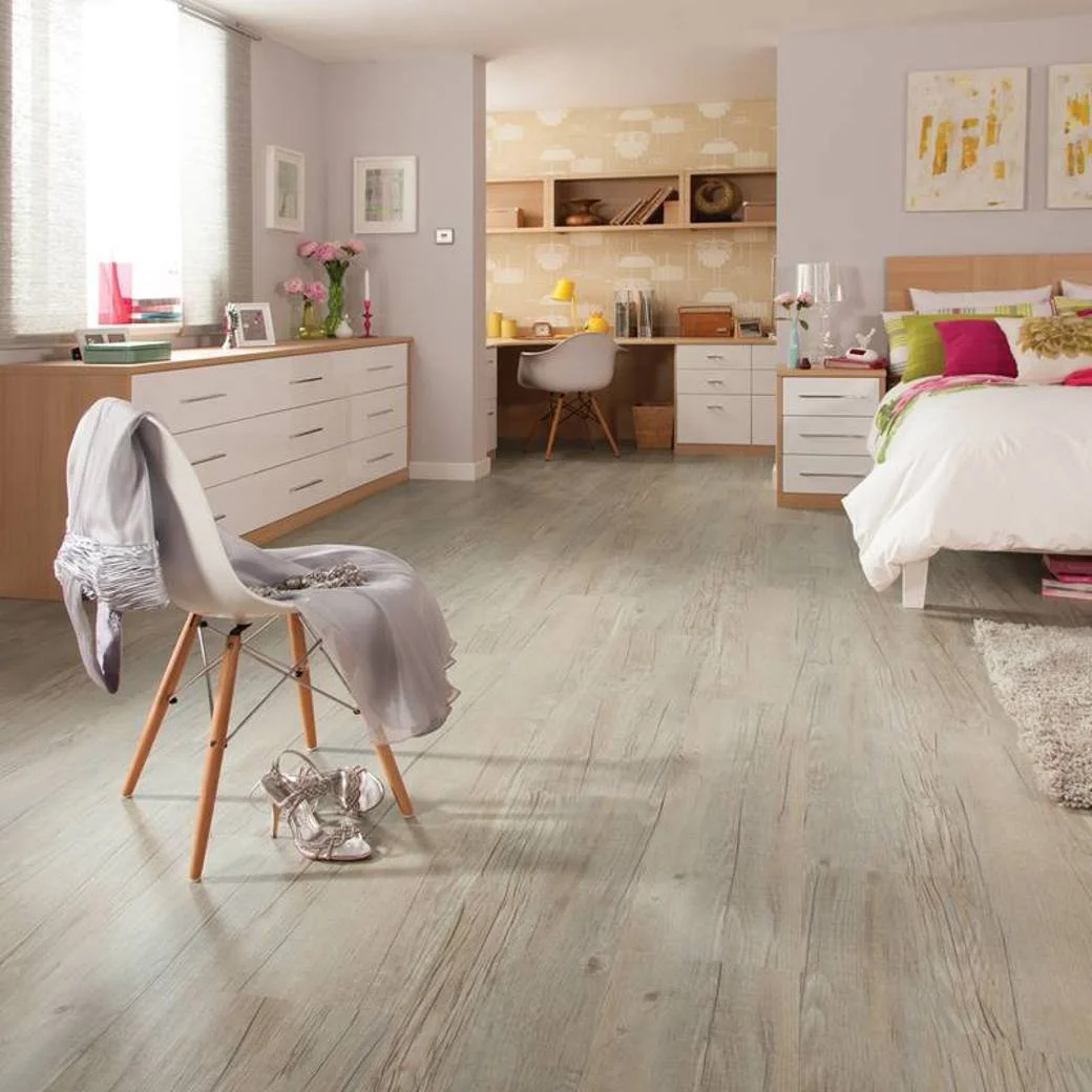 Karndean Country Oak LLP92 brown-grey toned wood lvp