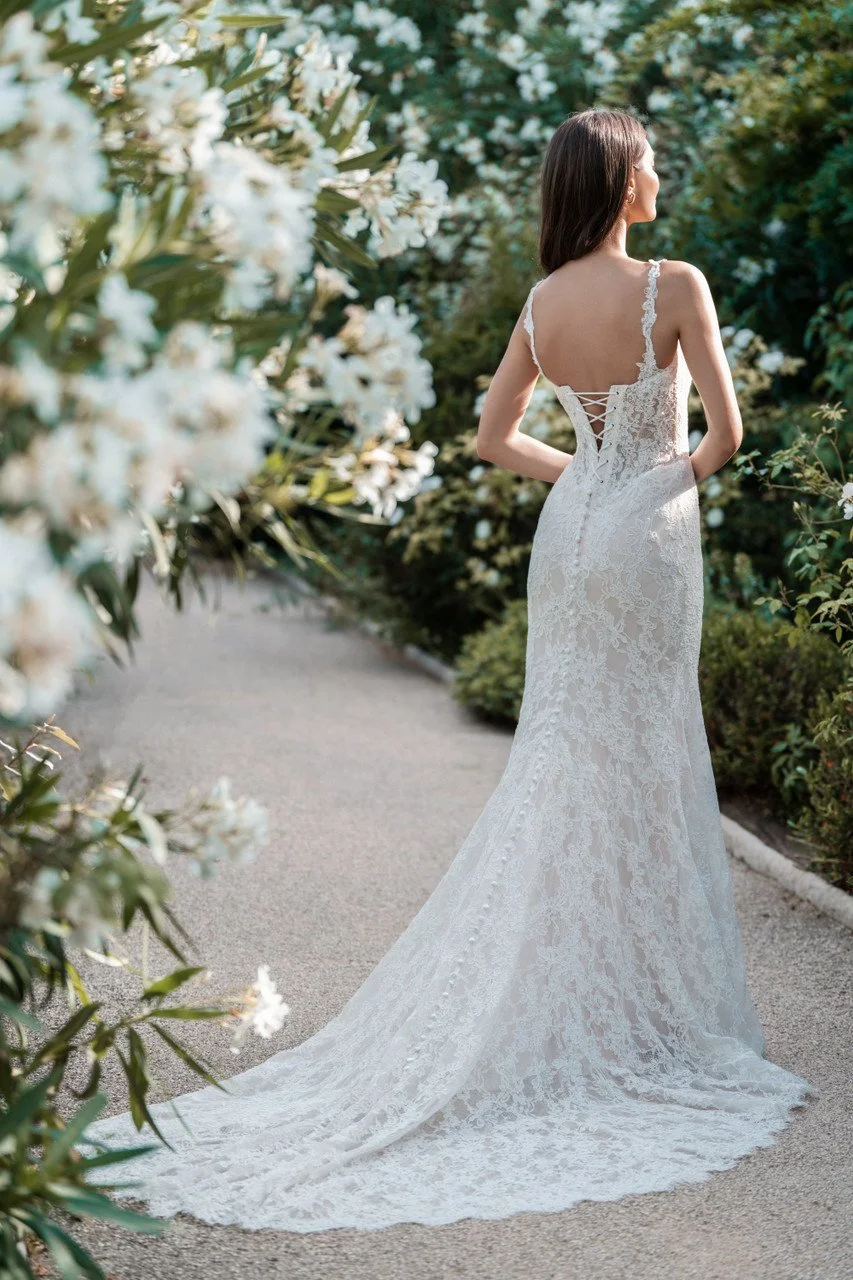 AllureBridals_Leslia_Corded Back Bridal Gown.jpg