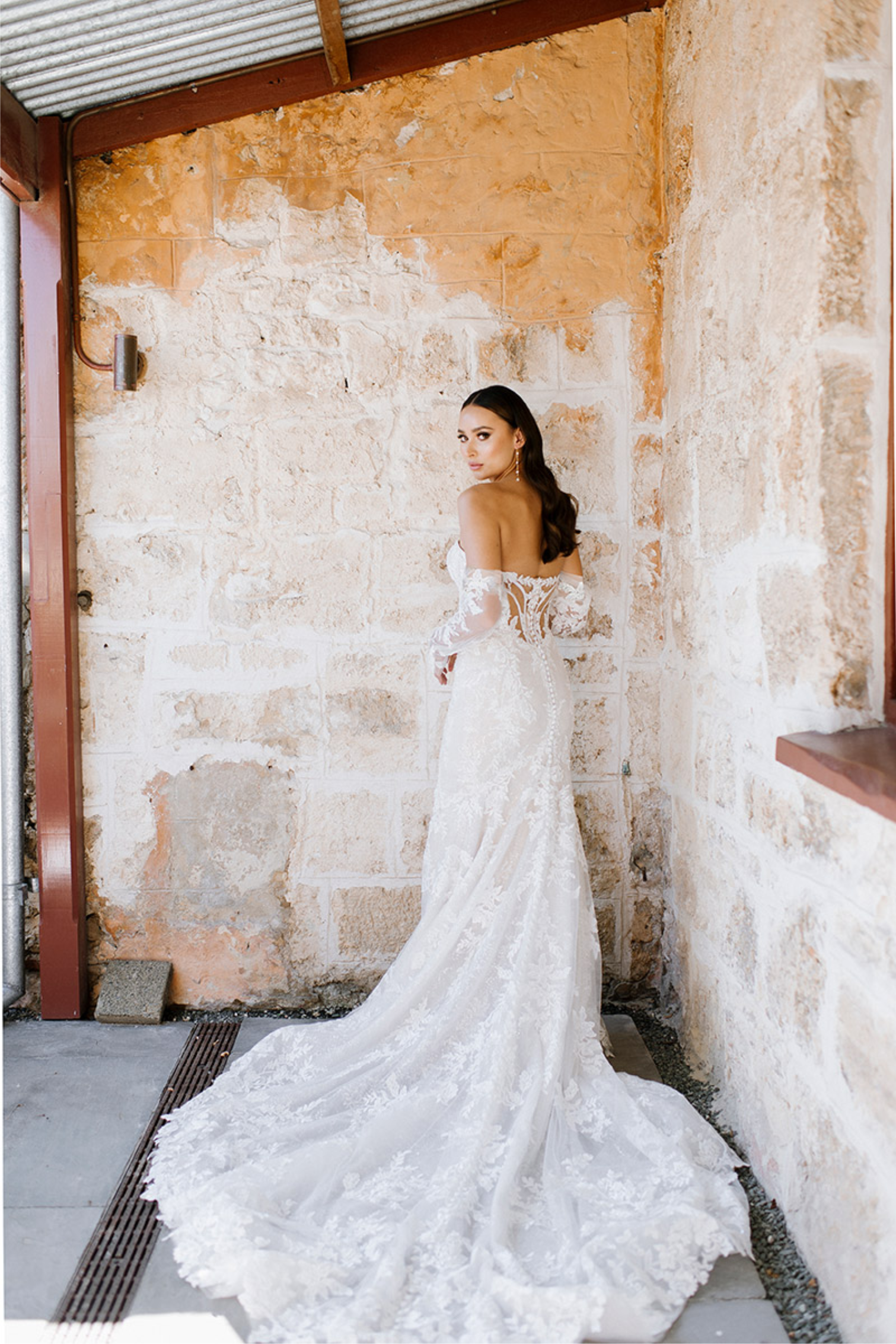 MartinaLiana_1367_Floral Lace Bridal Gown.png
