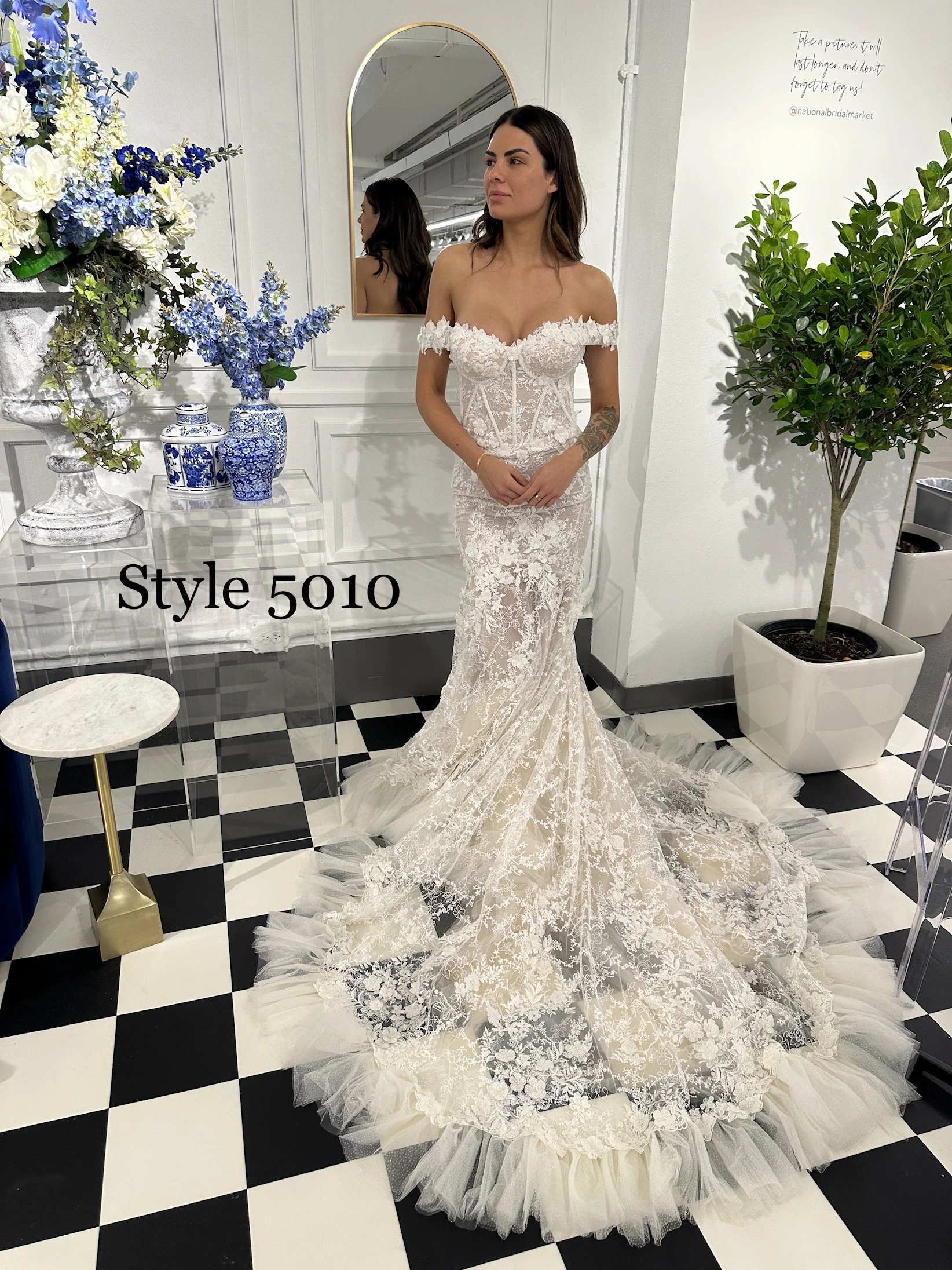 MadamBurcu_Ava_Lace Bridal Gown.jpg