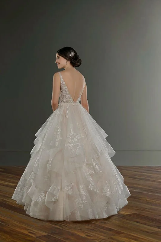 MartinaLiana_1105_Deep V Back Bridal Gown.jpg