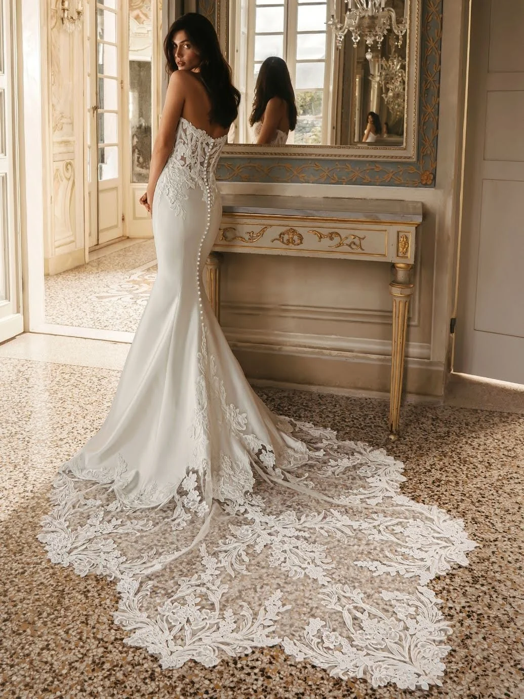 27_Enzoani_Web_WILOMINA-D_Bac.jpg