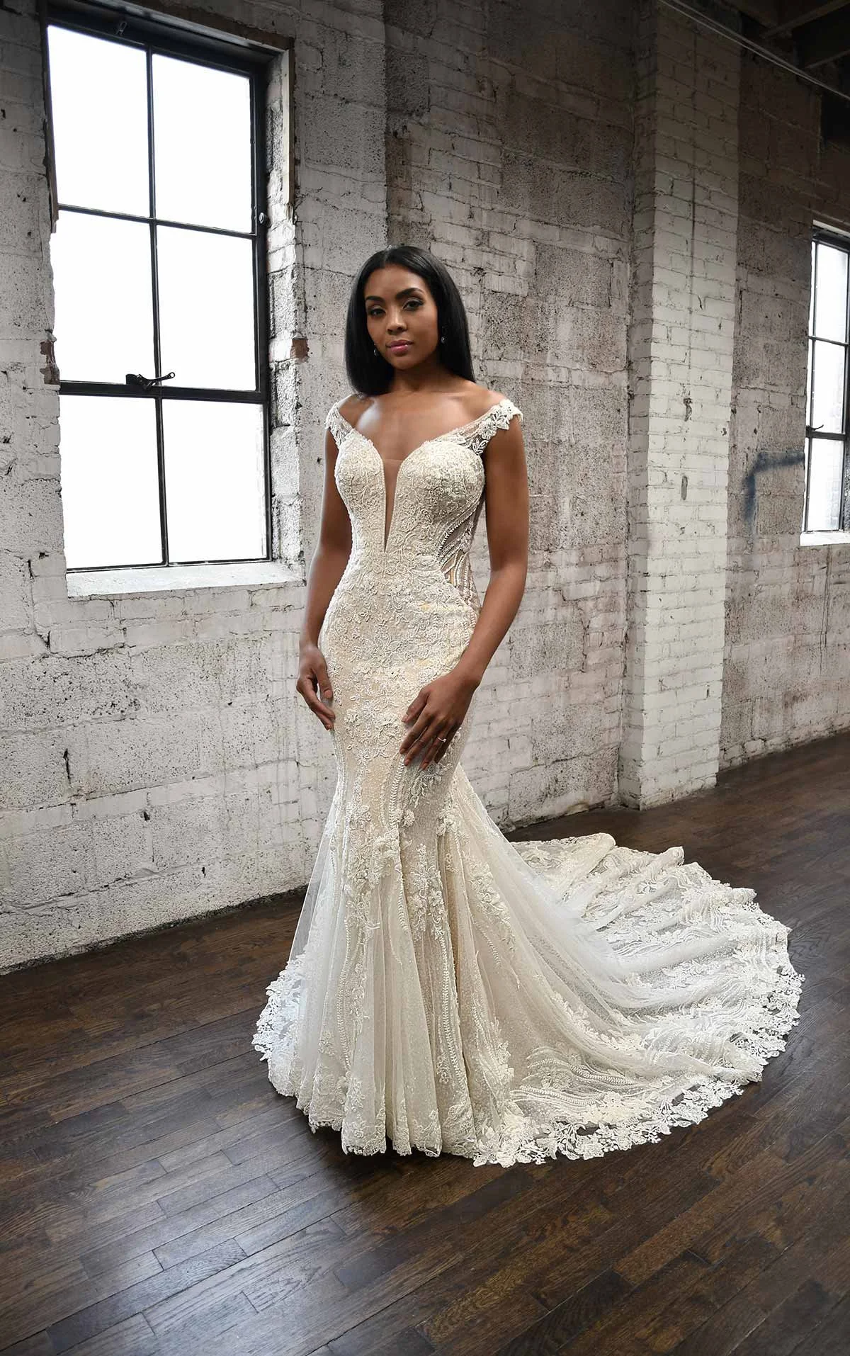 MartinaLiana_1338_Fit and Flare Bridal Gown.jpg