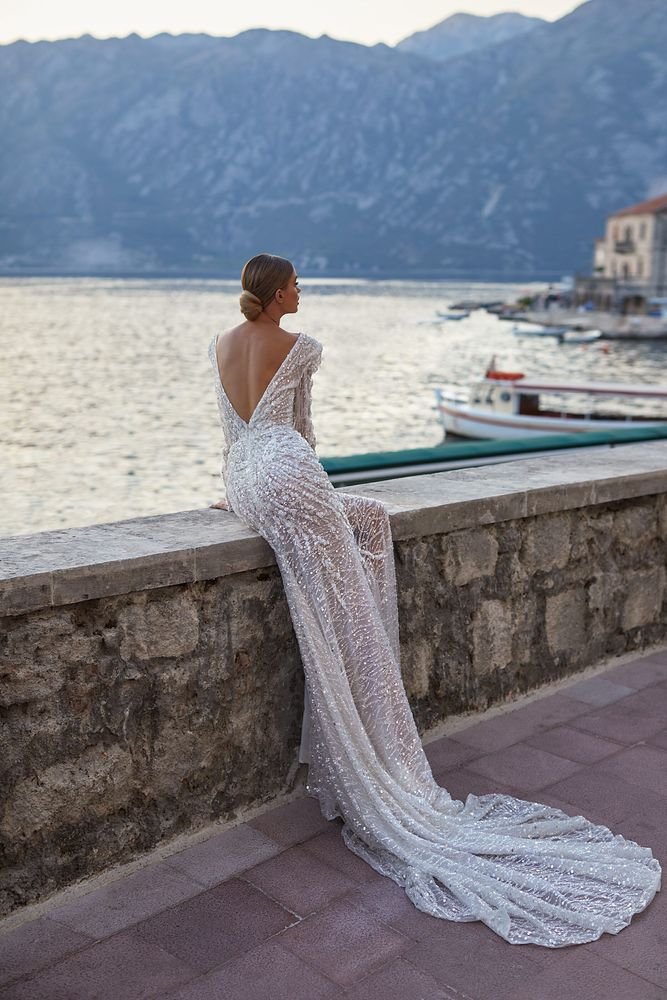 MillaNova_Fiamma_High Slit Bridal Gown.jpeg