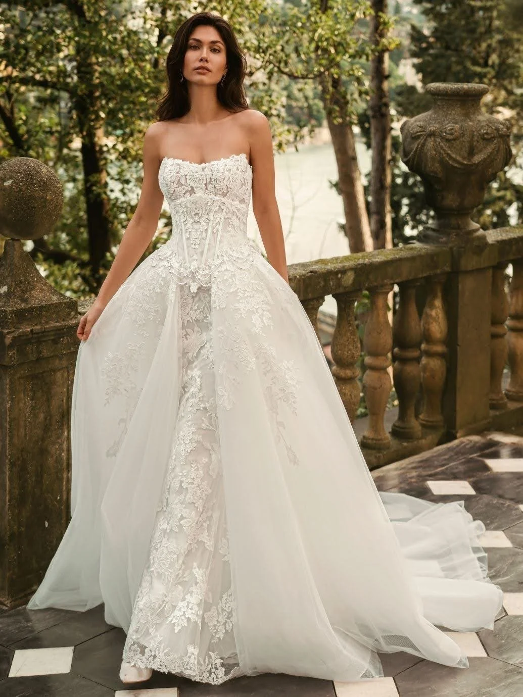 27_Enzoani_Web__WALINA__1Fro.jpg