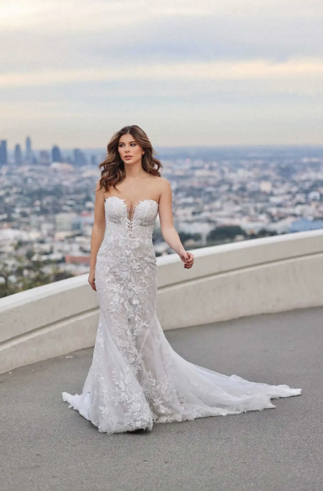 MartinaLiana_1620_Sweetheart Neckline Bridal Gown.png