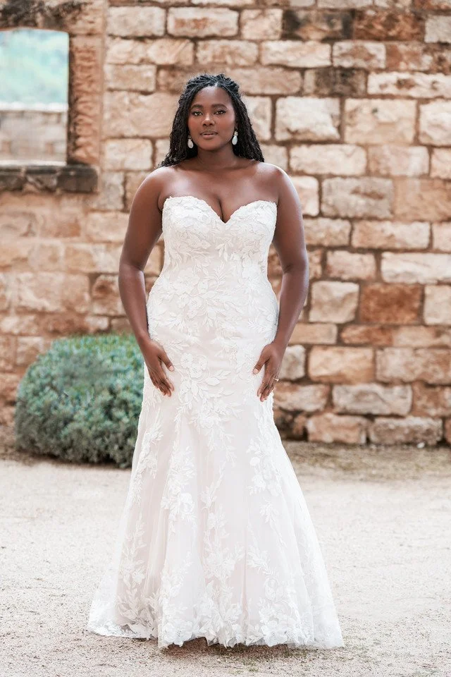 AllureBridals_W509_Strapless Bridal Gown.jpg