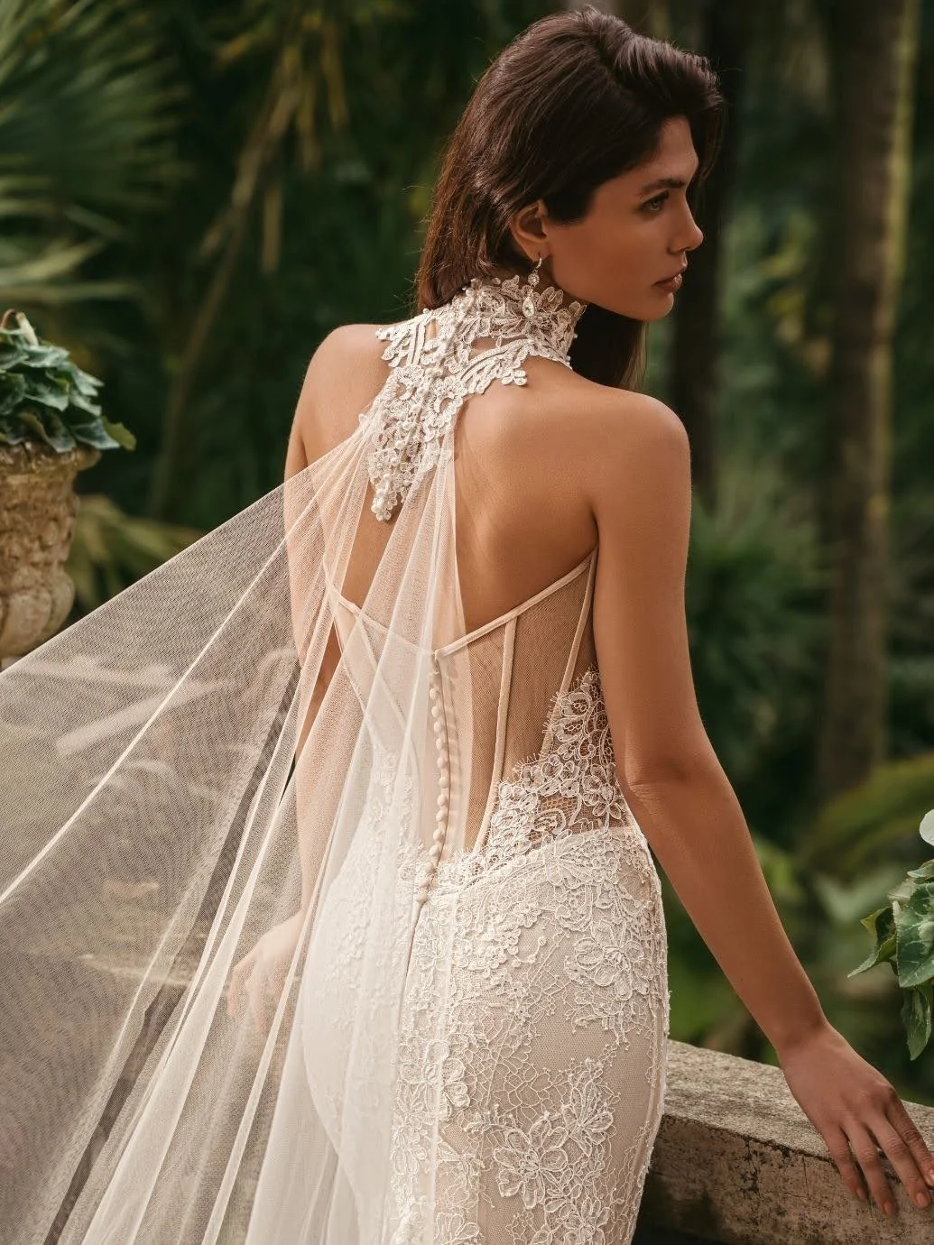 27_Enzoani_Web_WILLOW_Clo2.jpg