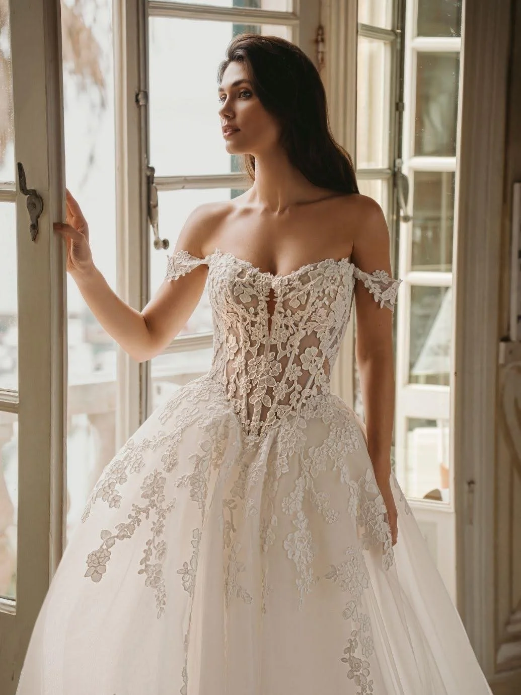 27_Enzoani_Web_WINONA_Clo1.jpg