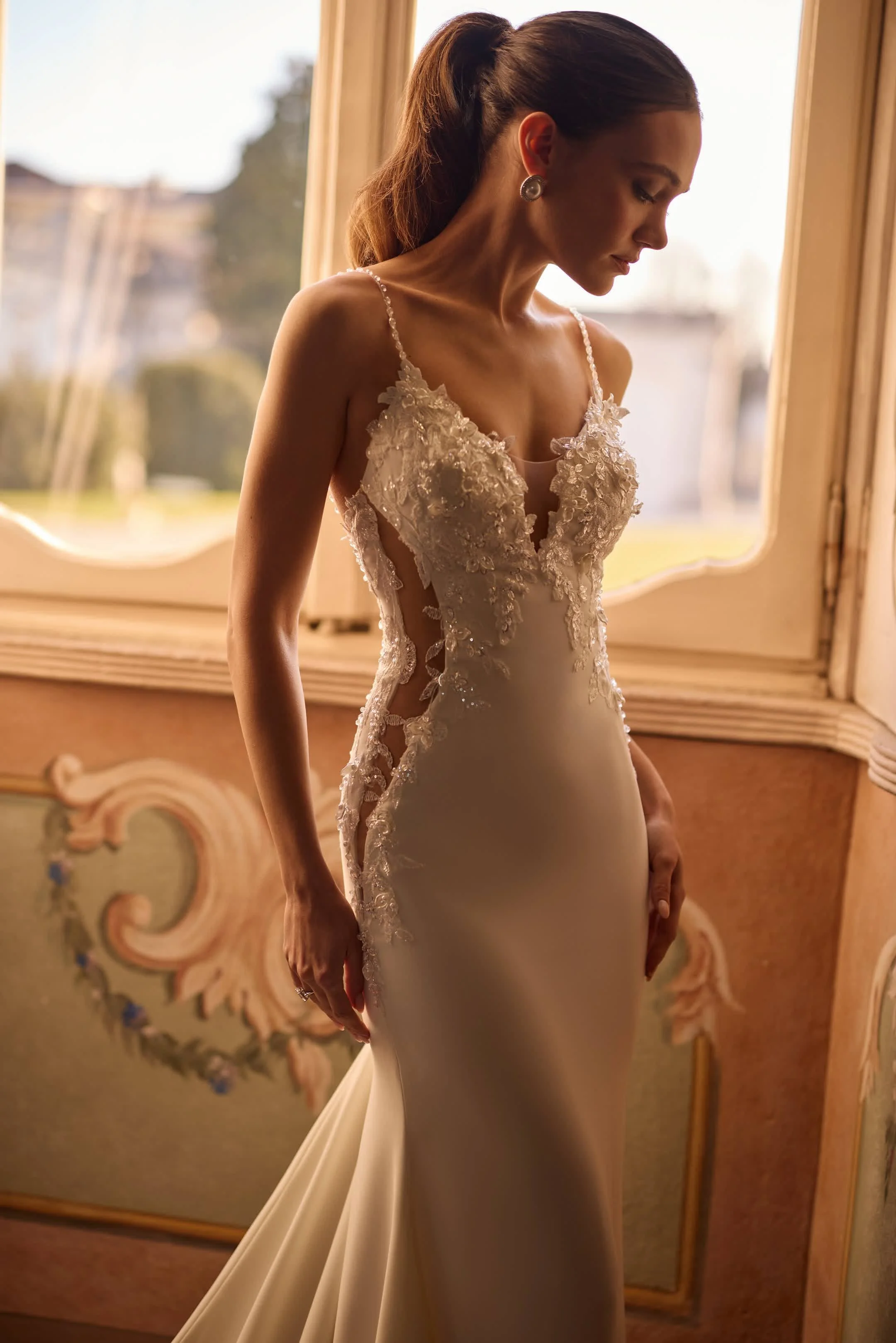 Ari Villoso_Manuella_Diamond Cut Wedding Dress.jpg