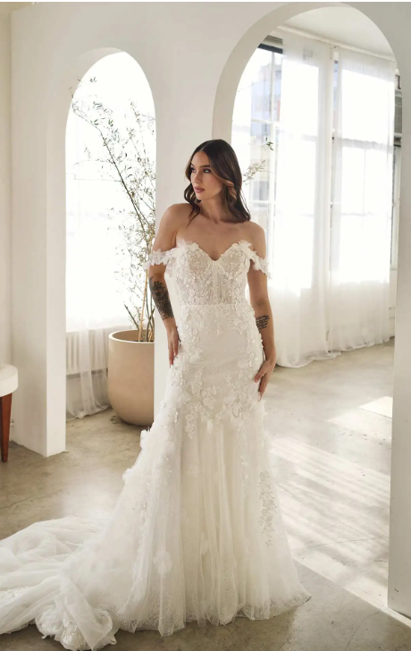 MartinaLiana_1612_3D Floral Wedding Dress.png
