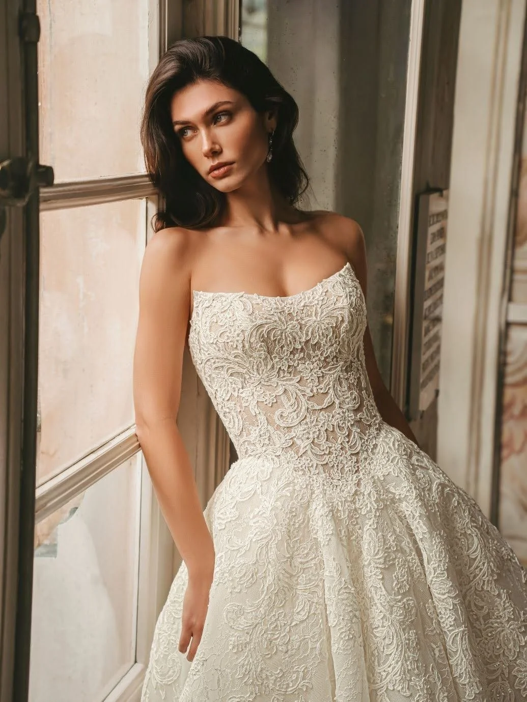 27_Enzoani_Web_WEST_Clo1.jpg