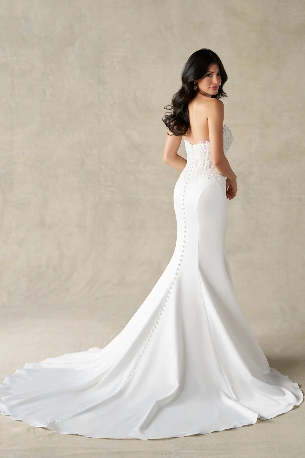 AllureBridals_A1480_Lace Bridal Gown.jpg