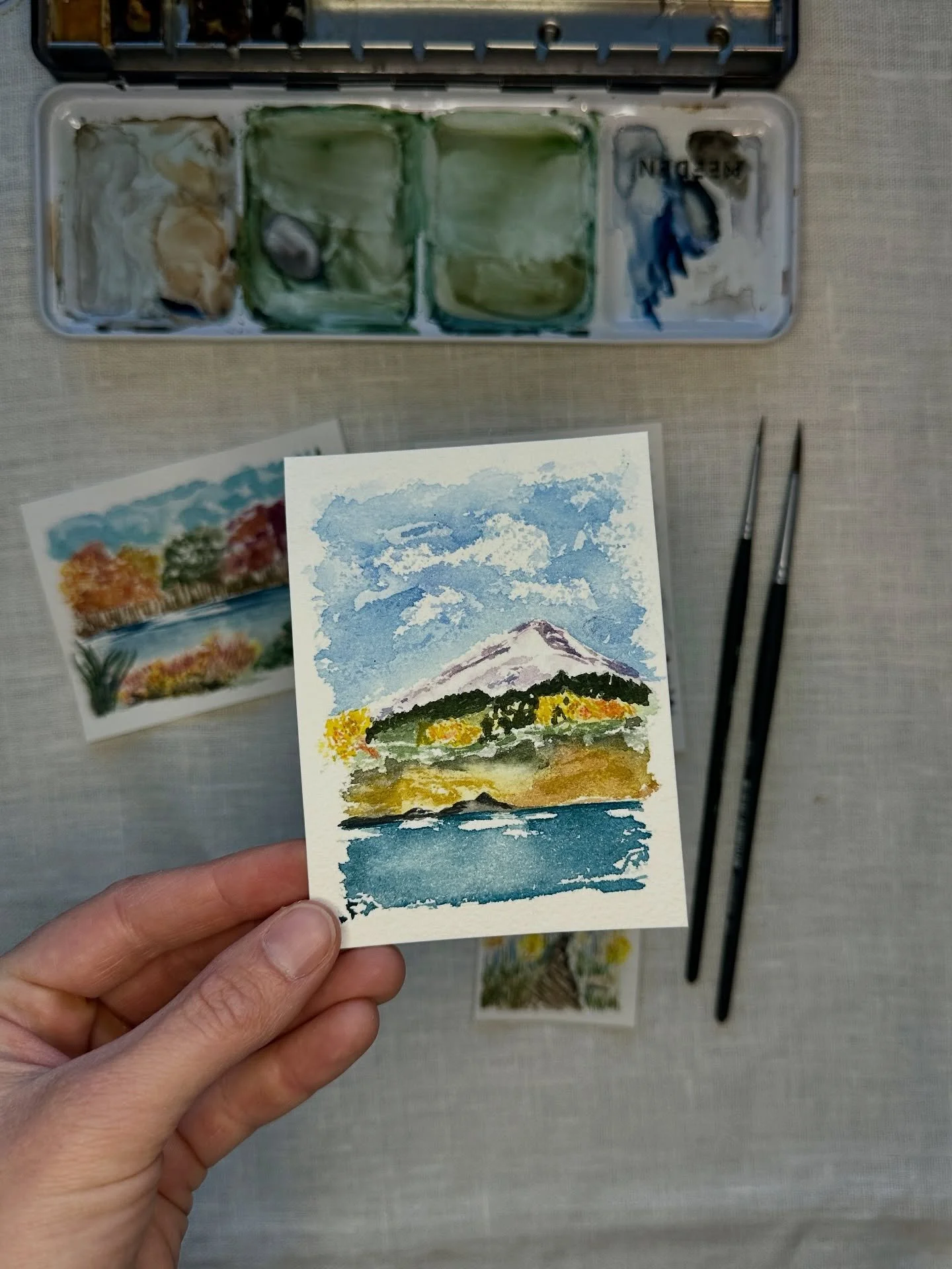 Which is your vibe?
Bright and colorful.
Or
Dark and moody?