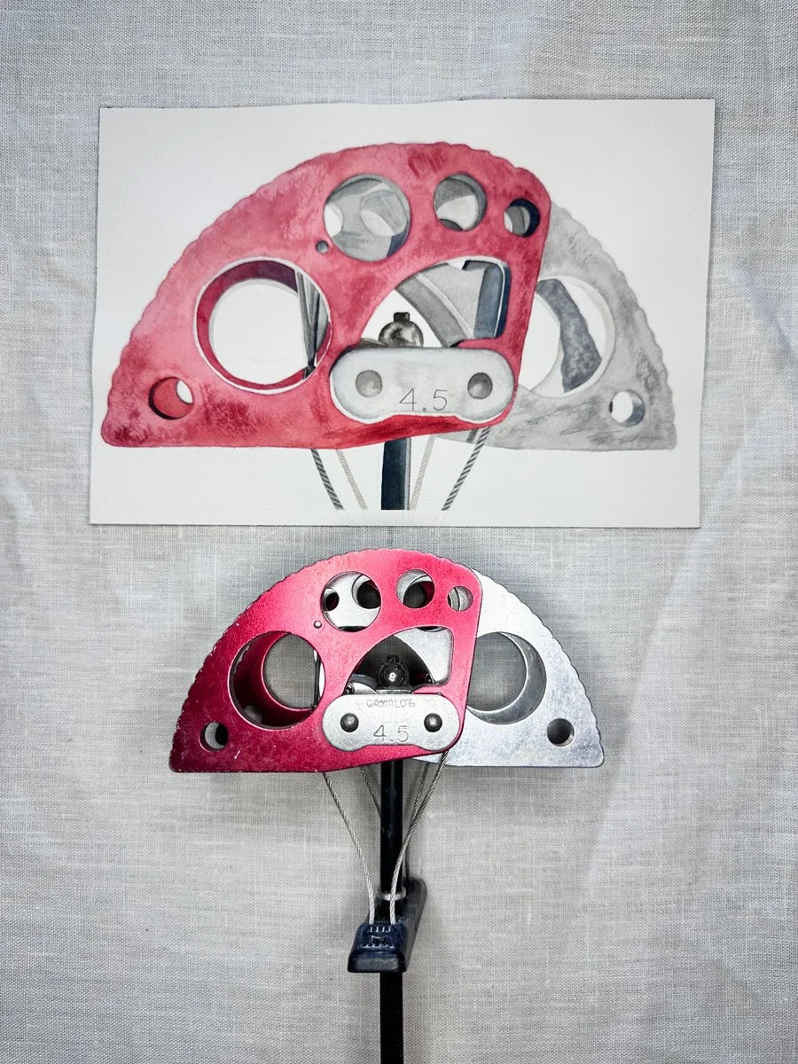 A drawing and a real mechanical part of a micrometer, both featuring pinkalos and labeled '4.5'.