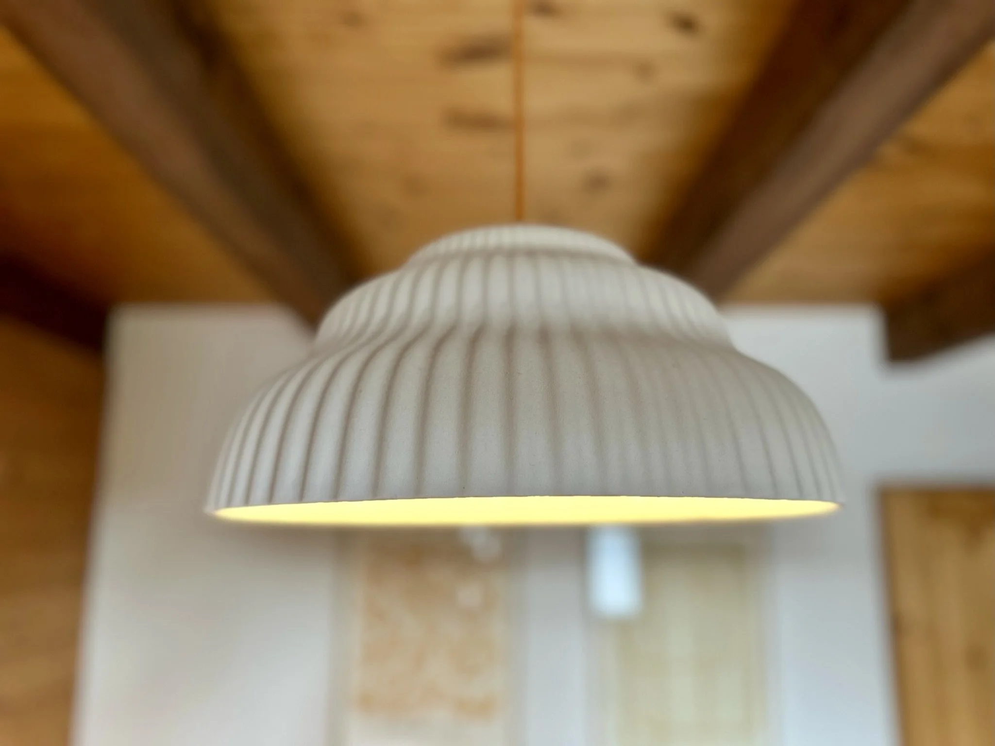 Deckenlampe von Schneid im Schlafzimmer des Ferienhaus Haus Grossmoos im Hochschwarzwald