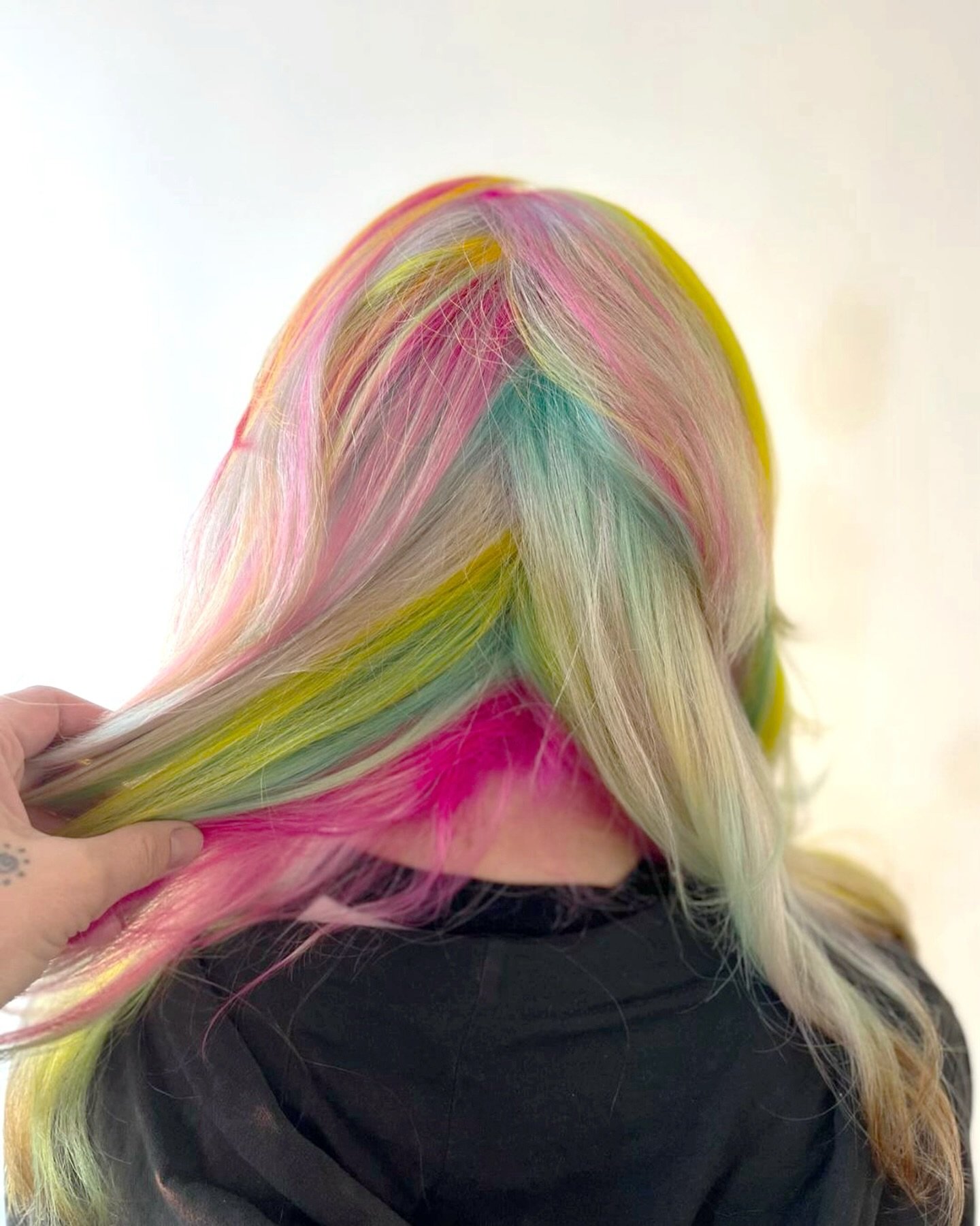 Whether you&rsquo;re chasing a subtle splash or a full-on color explosion, we&rsquo;ve got your hues covered. What&rsquo;s going to be your color story this spring? 

Hair by @running.with_scissors 

#spokanesalon #spokanehair