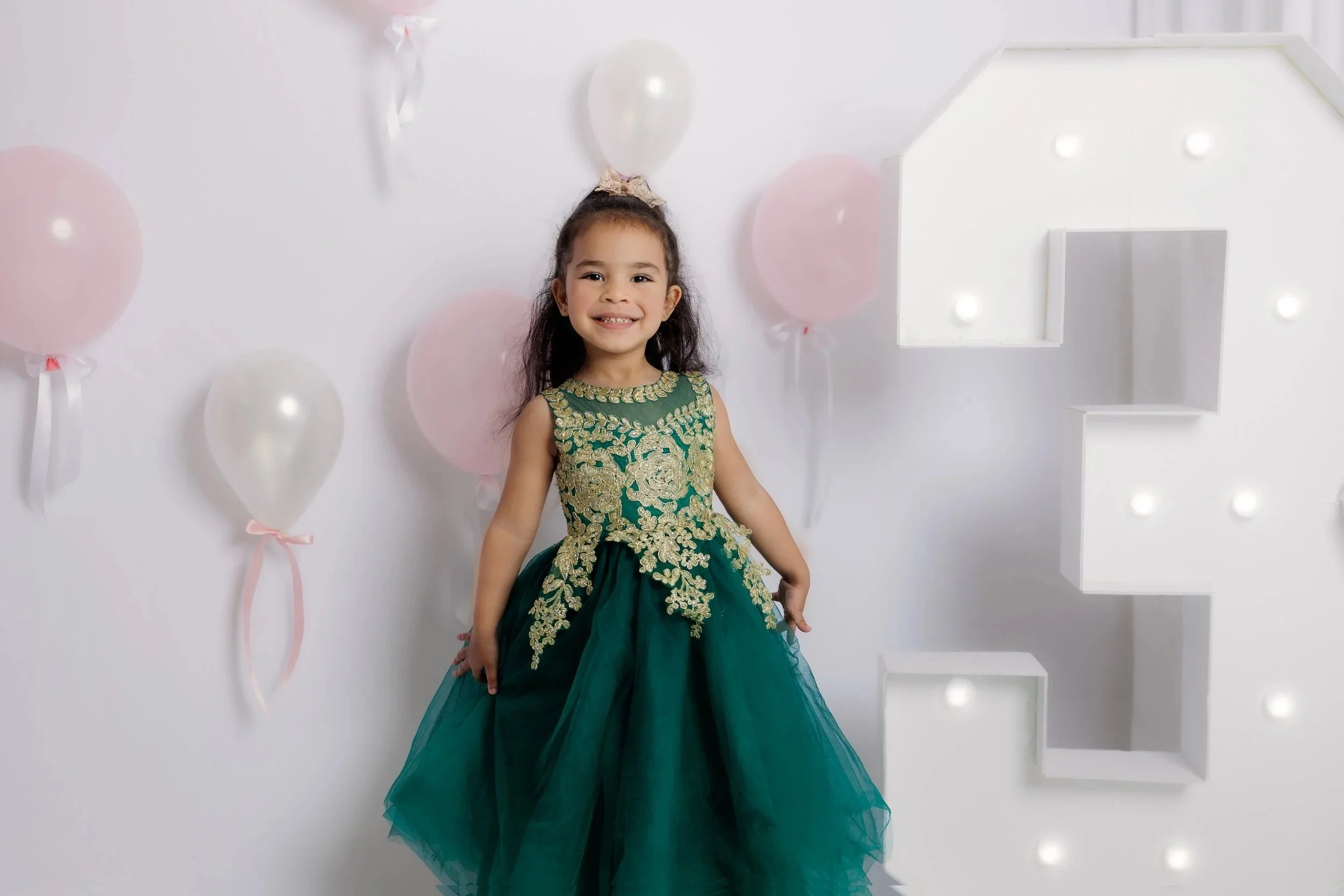 2026_PiximuzePhoto_Alina_Bday+%28104%29-Edit+PS+Final.jpg