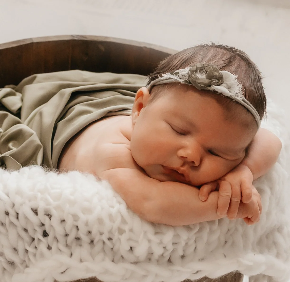 2025_OliviaLAshPhotos_NewBorn_PS.4 Crop.jpg